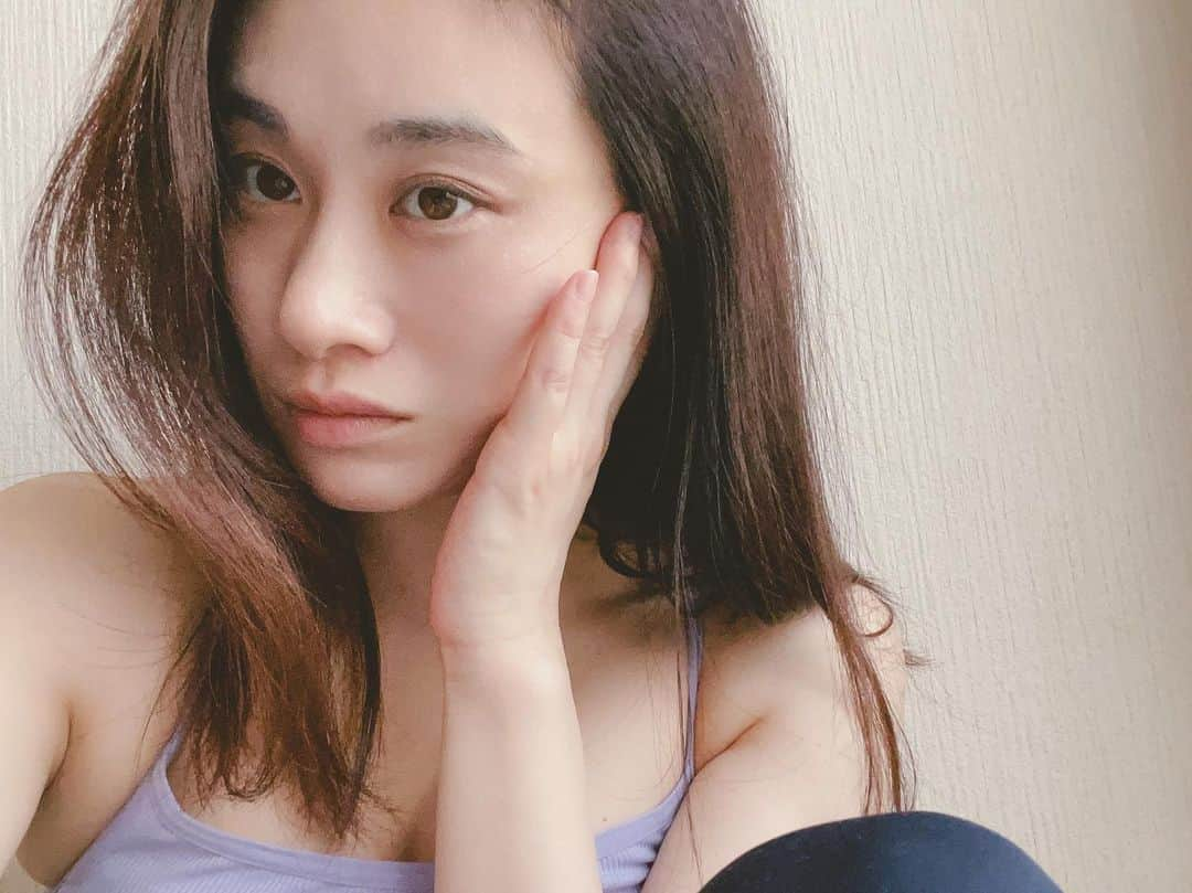 鈴木芳奈のインスタグラム：「あちいいい🌞」