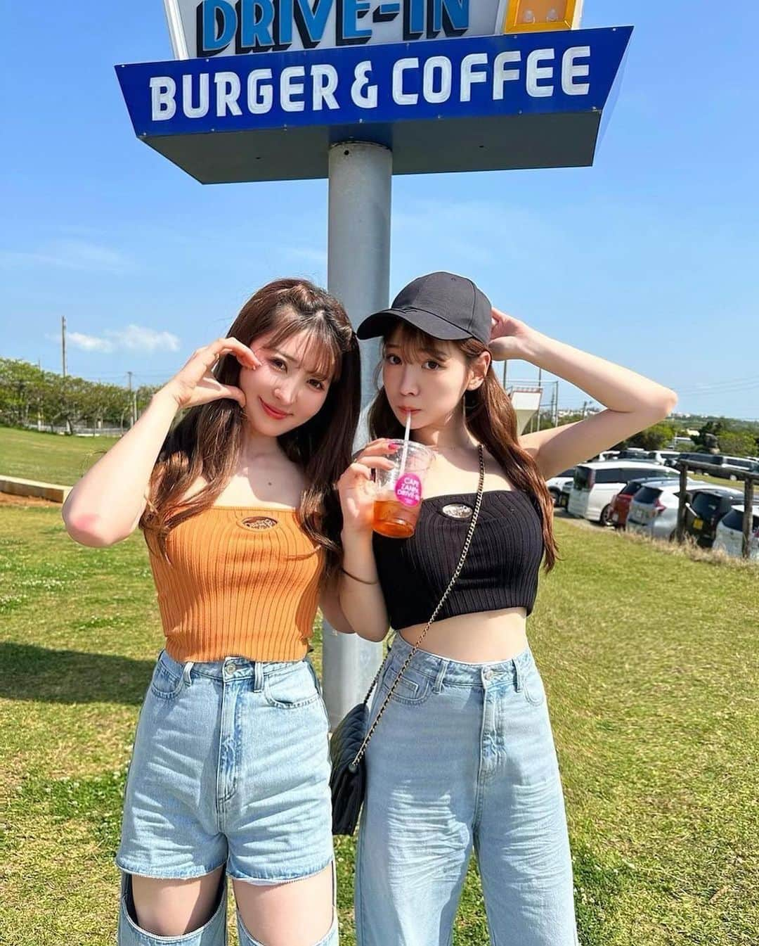 美女美容事情さんのインスタグラム写真 - (美女美容事情Instagram)「《TWINコーデ👯‍♀️🖤🧡》 *⁠ リポストを使って素敵な美女の投稿を紹介させて頂く【ビジョビ💄美女美容事情💅】のコーナーです✨ *⁠ 今回ご紹介させて頂きますのは!!👀❤︎⁠⠀ HARUKAさん< @haru_ka20 > 莉子さん< @ri_rrrri >の素敵なお写真📸⁠⠀⁠⠀⁠⠀⁠ *⁠⠀⁠⠀⁠⠀⁠⠀ 双子のような仲良しふたりでお出かけ☀️🌴🪵 お揃いコーデがオシャレで可愛らしい🧡🖤 *⠀⁠⠀⁠⠀⁠⠀⁠⠀ 素敵な投稿ありがとうございました☺️📸✨ *⠀⁠⠀⁠⠀⁠⠀⁠⠀ おふたりのアカウントには他にも素晴らしい投稿が沢山ありますので是非覗いてみてくださいね💁‍♀️💙⁠⠀⁠⠀⁠⠀⁠⠀ *⠀⁠⠀⁠⠀⁠⠀⁠⠀ △▼△▼△▼△▼△▼△▼△▼△▼△▼ ⁠⠀⁠⠀⁠⠀ ❤🧡💛「美女美容事情」💚💙💜⠀⠀⠀⠀⠀⠀⠀⠀⠀⠀⠀⠀⠀⠀⁠⠀⁠⠀⁠⠀⁠⠀⁠⠀ 👇掲載ご希望の方は👇⠀⠀⠀⠀⠀⠀⠀⠀⠀⠀⠀⠀⠀⠀⠀⁠⠀⁠⠀⁠⠀⁠⠀⁠⠀ @b_b_j.jタグ付けと🖤 #ビジョビ ⁠⠀ 🖤タグ付けお願いします✨⠀⠀⠀⠀⠀⠀⠀⠀⠀⠀⠀⠀⠀⠀⠀⁠⠀⁠⠀⁠⠀⁠⠀⁠⠀ △▼△▼△▼△▼△▼△▼△▼△▼△▼ ⁠⠀⁠ #Darich #読谷村カフェ #読谷村 #twin #ツインコーデ #双子コーデ」7月17日 17時16分 - b_b_j.j