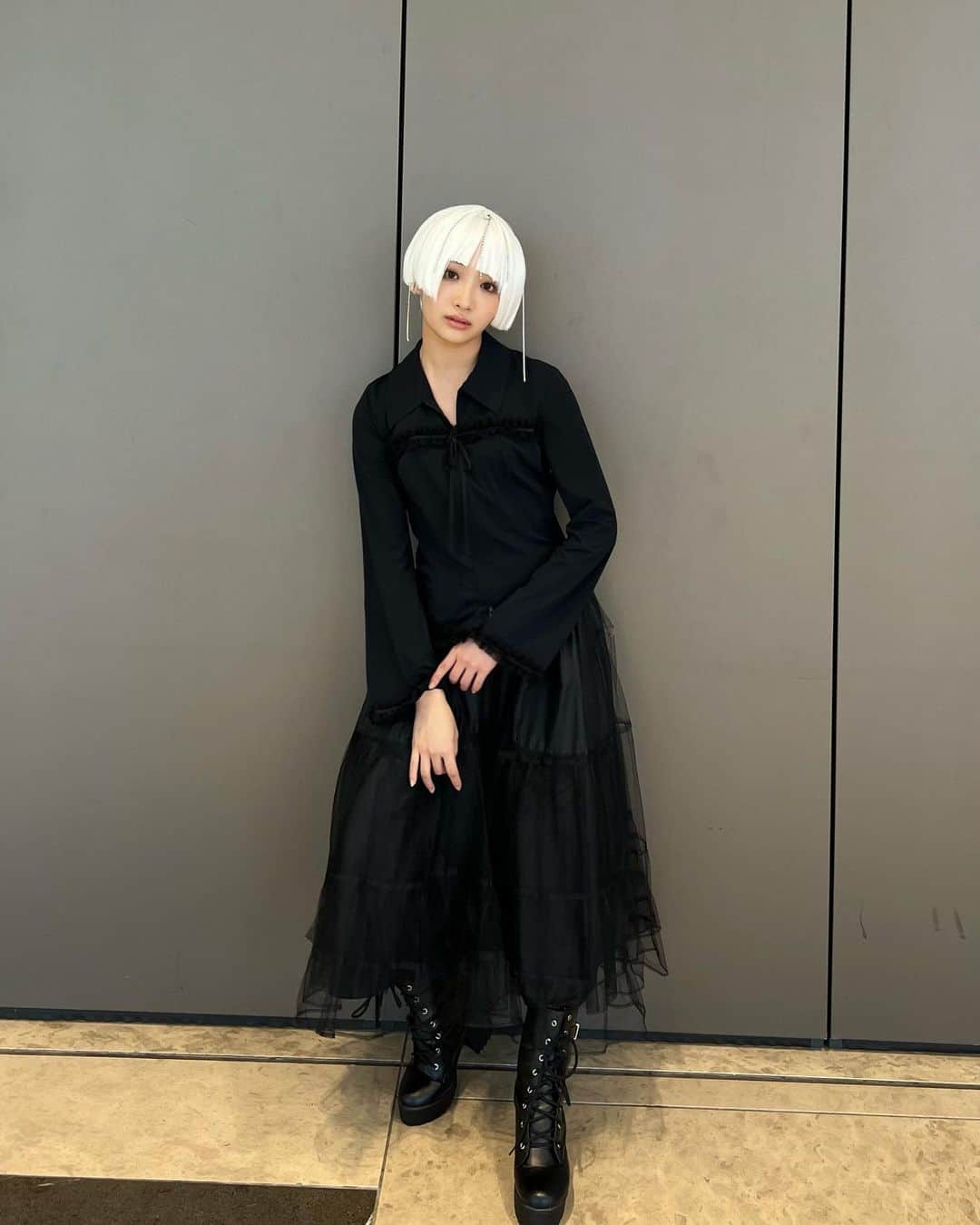 石川翔鈴さんのインスタグラム写真 - (石川翔鈴Instagram)「. ASO BEAUTY COLLAGE ART BEAUTY COLLECTION AM / 1900's  レトロ、ノスタルジックをテーマに 1900年代を表現したスタイルだそうで とても新鮮でした^_^✨  ステージの上で、ウィッグが短くカットされていくあの瞬間、耳元でチョキチョキとハサミの音を聞きながら、緊張感と高揚感でぶわぁぁぁぁっと鳥肌が立っています。  @aso_beauty_college  #麻生美容専門学校 #福岡　  hm @__102a._」7月17日 17時36分 - karen__i328