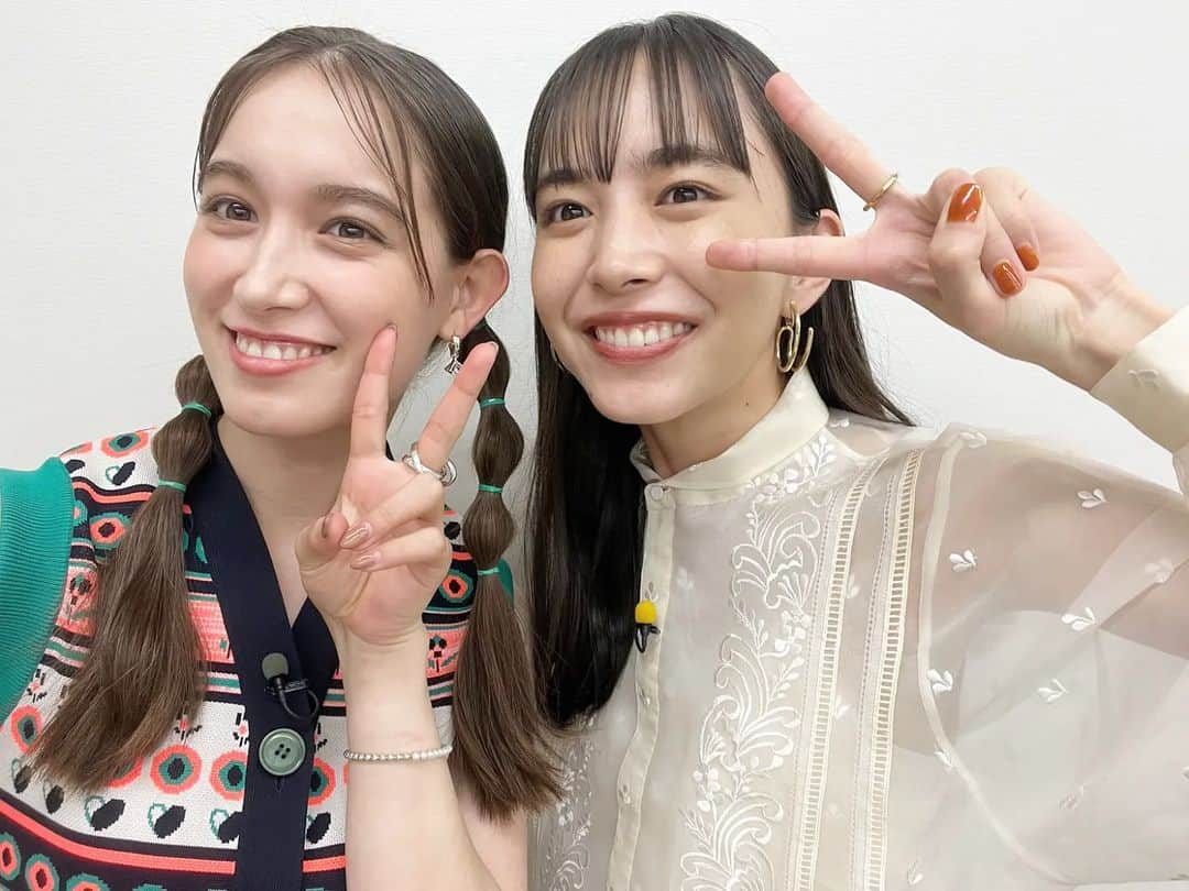 井桁弘恵のインスタグラム：「直美ちゃんと！ 今夜19時から放送のＱさま出演させていただきます！ 実はクイズ番組で共演するのは初めてで 緊張するかと思いきや 逆に直美ちゃんがいることで安心感あって ドキドキする時、直美ちゃんの顔を見て 勝手に癒やされてました♡ 楽屋も隣で楽しかったなぁ、  ぜひ、ご覧ください〜☺️」