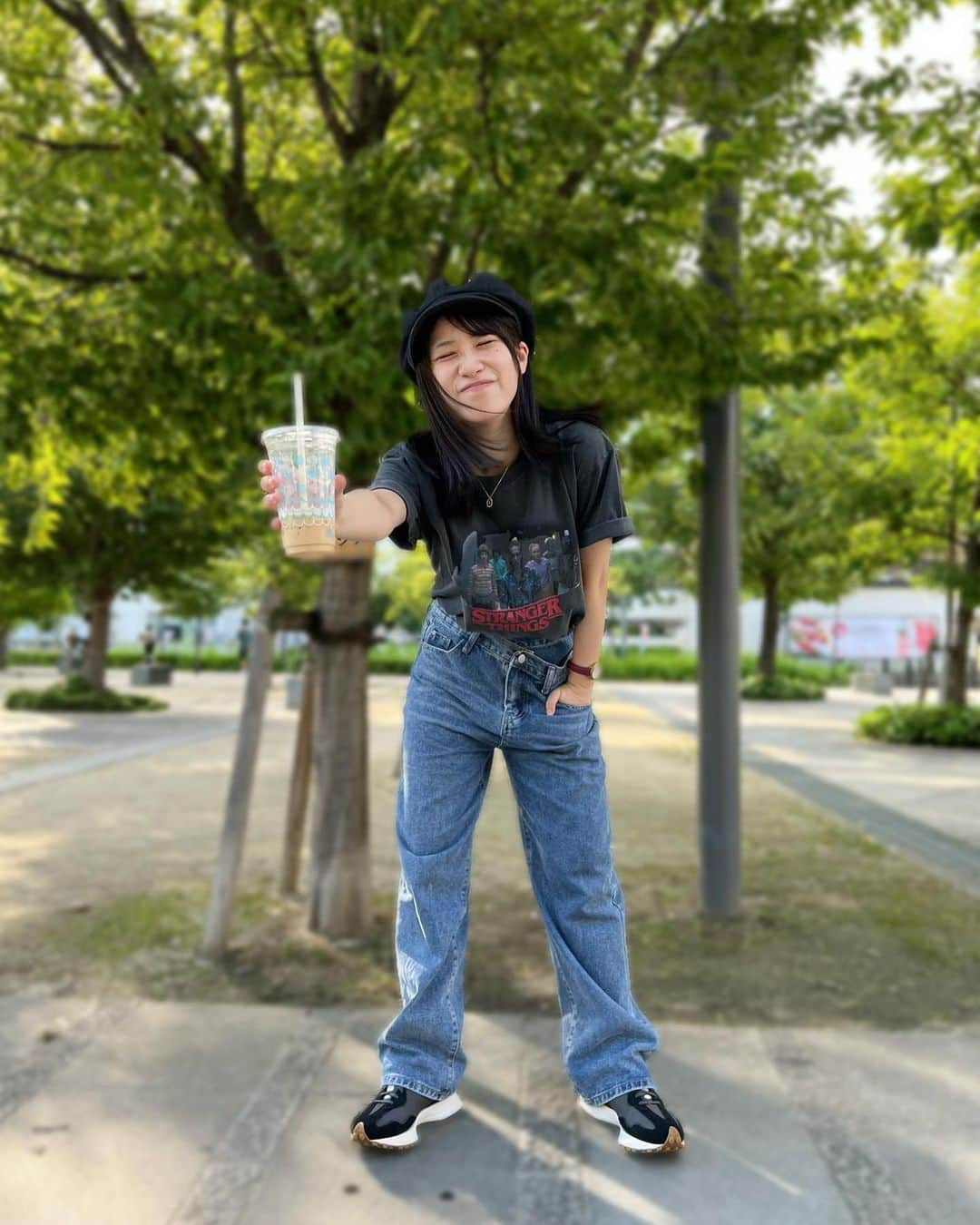 加藤一華さんのインスタグラム写真 - (加藤一華Instagram)「. あっっっついねえぇええ。  買い物行ってきただけで 灼熱地獄！！！🔥  みんなお疲れ様っ！😭👏  ストレンジャーシングスに 今更ハマり、、 Tシャツ買ってしまった😳❤️‍🔥  エルになりたかった8枚目✋ (見てる人ぜひコメントください🤣)  劇中もなんだけど、 80年代アメリカな感じ最高…👖  #３連休みんな何してた？ #デニムコーデ  #netflix  #strangerthings  #ストレンジャーシングス #アメカジ #ootd #暑くてすっぴん失礼します  #いち推しコーデ」7月17日 18時02分 - ichika_kato