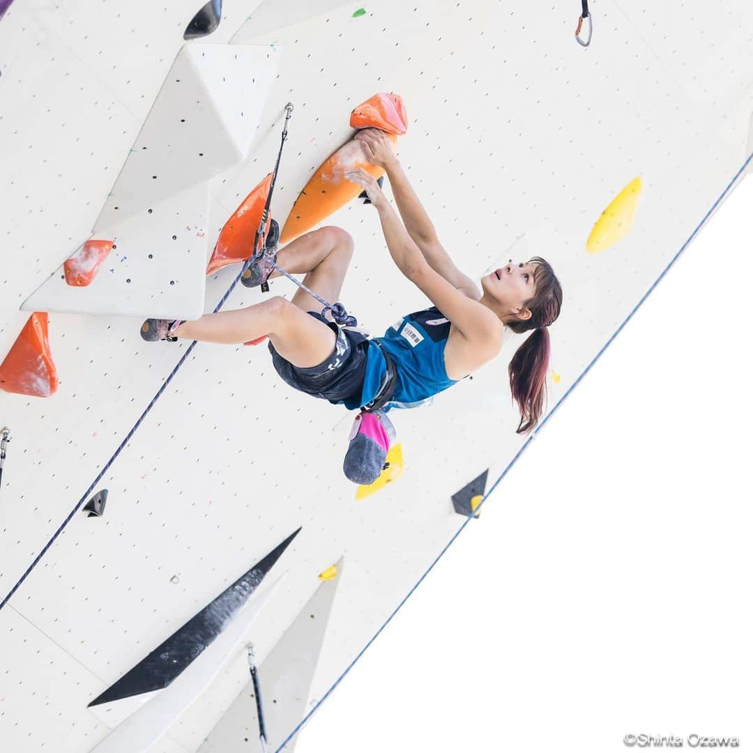 大田理裟のインスタグラム：「End of the world cup Briançon 🇫🇷 So dissatisfied about my performance🤯💔I know I can do better…🫰🏻  ⁡photo @shintaozawa  #ifsc #ifscwc #worldcup #leadworldcup #climbingworldcup #japanteam #France #briançon  #🇫🇷 #ワールドカップ #climbing #bouldering #sportclimbing #lead #スポーツクライミング #クライミング #ボルダリング #champion #BeYourOwnChampion #championjp #wisechalk」