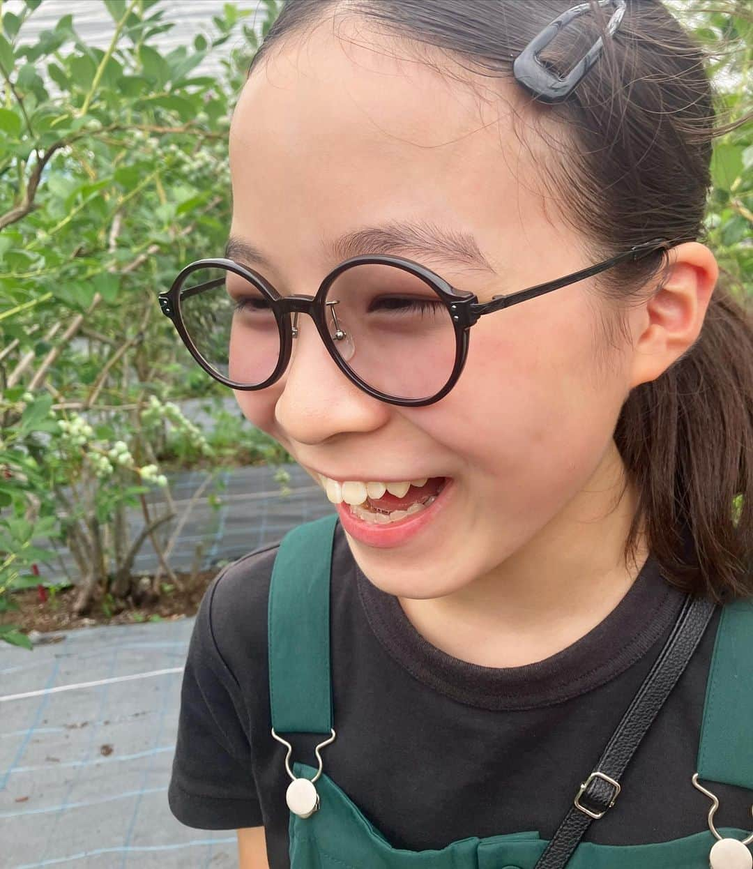 りんか & あんな（ツインガールズ）さんのインスタグラム写真 - (りんか & あんな（ツインガールズ）Instagram)「子供達の為にいろんな場所を提案してくださり🙏 楽しい思い出が本当に出来ました😊 吉田うどん…激うま♡ みんな汁まで飲み干してました☺︎ ブルーベリー狩り…すんごい食べました😂 最後には甘いのがわかるようになり、それをもらう親たち🤭」7月17日 18時10分 - matsuko0621