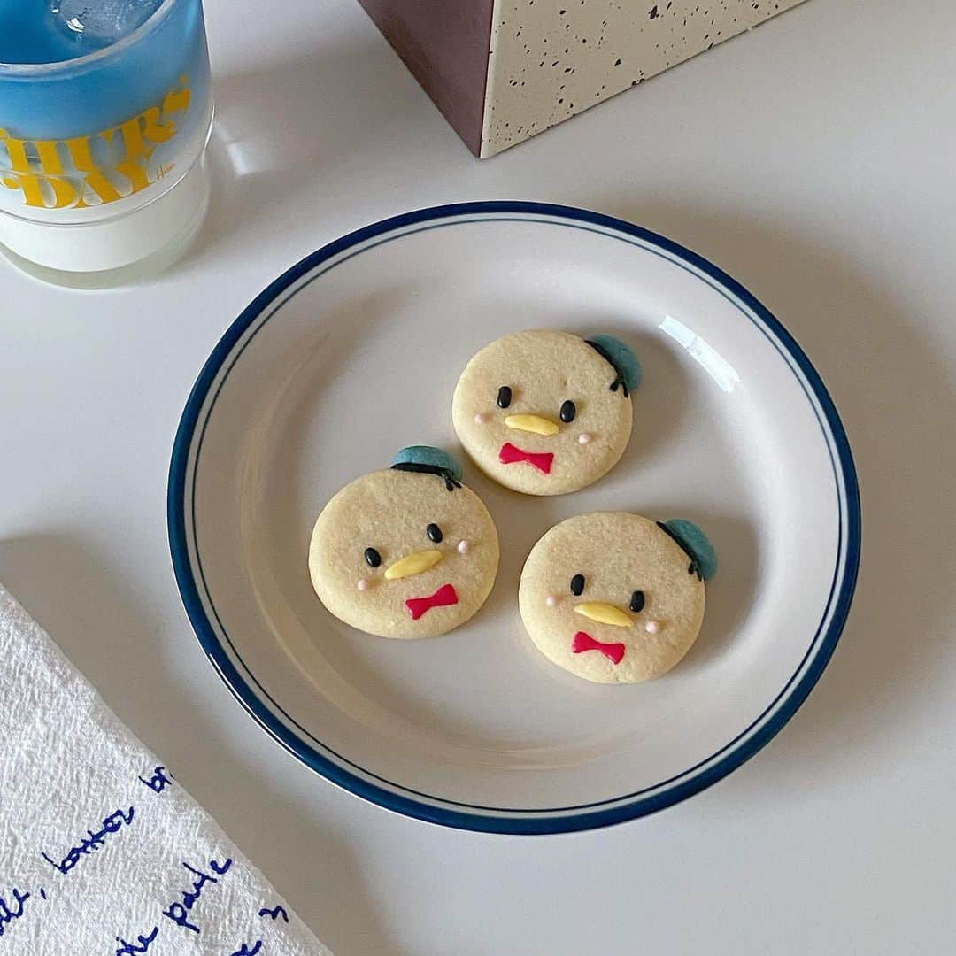 R i R y (リリー)さんのインスタグラム写真 - (R i R y (リリー)Instagram)「『 可愛すぎるキャラ系クッキー 🤎🥛』　　  可愛すぎるキャラクタークッキーのアイデア9選🍪 ぜひ真似して作ってみてね✨  ✴︎---------------✴︎---------------✴︎  ▶▶掲載する写真を募集中📸 カワイイ写真が撮れたら、@velle.jp をタグ付けするか、ハッシュタグ #velle_jp をつけて投稿してみてね✨  velle編集部と一緒にカワイイで溢れるvelleを創っていこう😚  ✴︎---------------✴︎---------------✴︎  #お家カフェ #おうち時間 #手作りお菓子 #クッキー作り #おうちカフェ #おうち時間 #お菓子作り #韓国っぽカフェ #韓国カフェ #チョコクッキー#韓国風クッキー#キャラクッキー #キャラクタークッキー#おぱんちゅうさぎ」7月17日 18時04分 - velle.jp