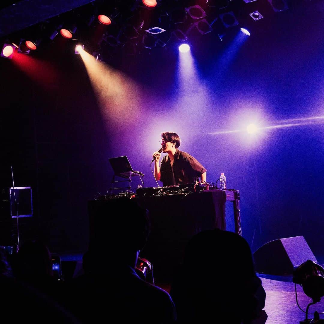 tofubeatsのインスタグラム：「@cityconnect1983 ありがとうございました！  Photo by @funatsufunatsu」