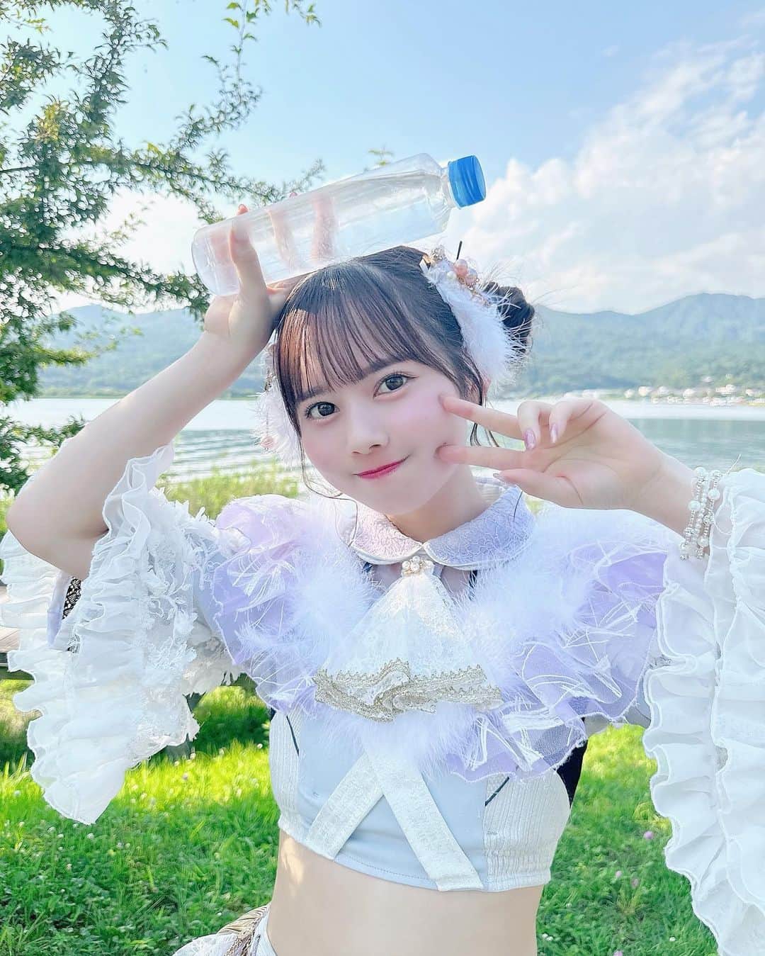 近藤沙瑛子のインスタグラム：「山中湖での2日間野外ライブは贅沢過ぎるほど夏をいっぱい感じられて、本当～～に楽しかったです🫧🍉 また来年も皆と来れますように！   #ババババンビ  #spark2023  #山中湖」