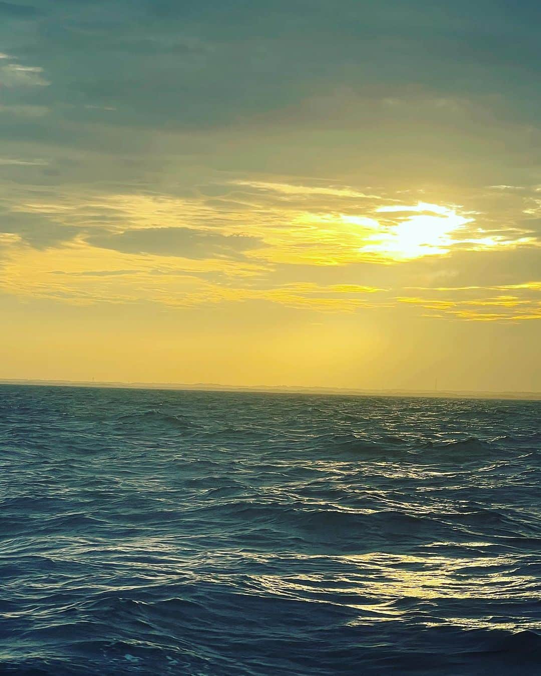 翠千賀さんのインスタグラム写真 - (翠千賀Instagram)「海の日。  釣りに行きたいな。  #海　#釣り女子  #海釣り  #海の日　#太平洋」7月17日 18時16分 - chika.midori