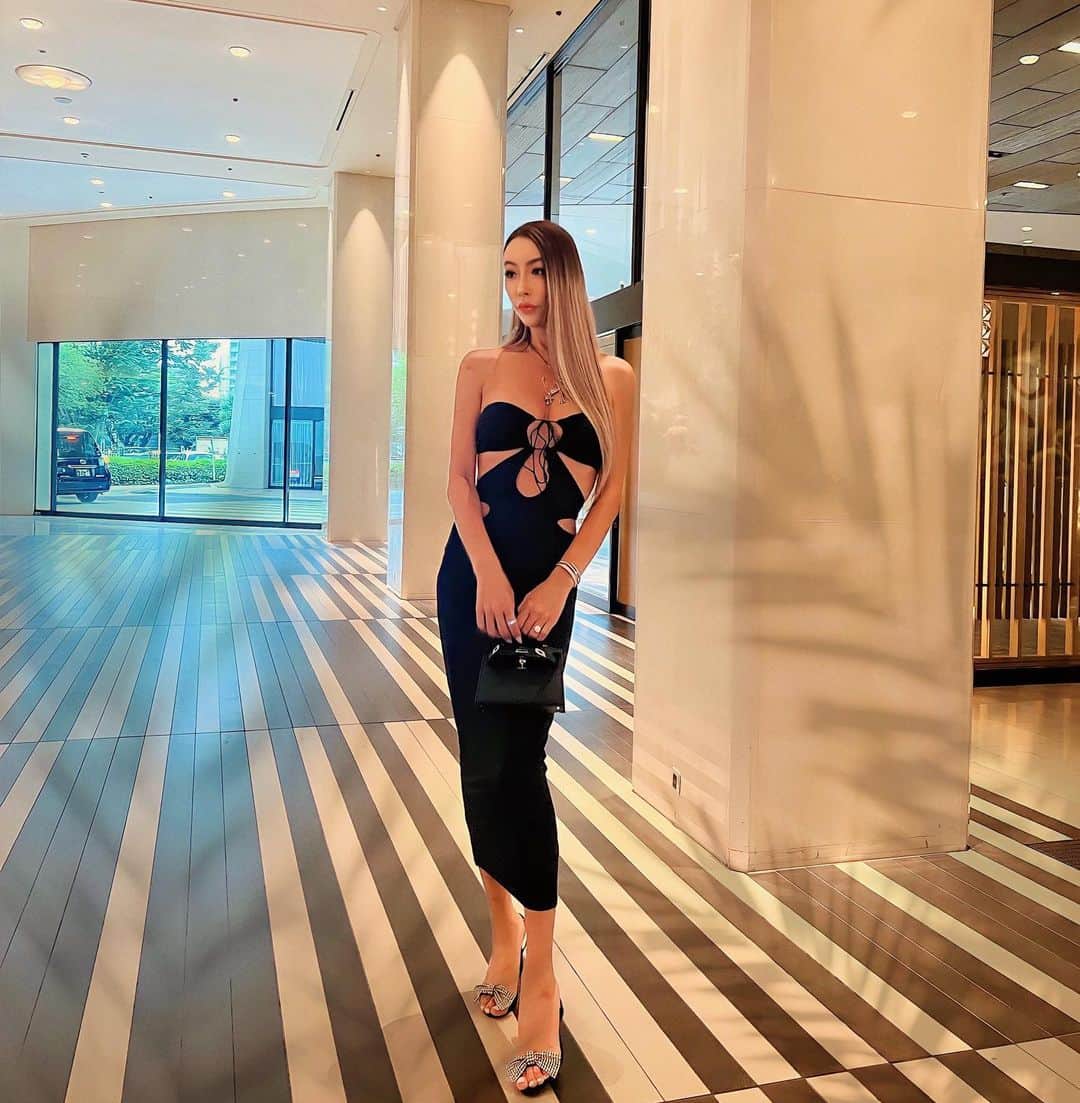 GENKINGのインスタグラム：「I love black clothes very much🖤」