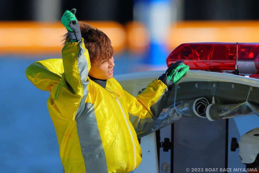 ボートレース宮島さんのインスタグラム写真 - (ボートレース宮島Instagram)「. 🚤ルーキーシリーズ第11戦第9回スカパー！･JLC杯🚤 . 🚤見事優勝に輝いたのは、 🥇⑤号艇 香川支部の #中村日向 選手👑✨ . 中村選手は10戦3勝の好成績で、優勝戦は 6コース から まくり差し を決め、2023年3月・尼崎ルーキーS 以来 4ヶ月ぶり 今年4回目、ＧⅠ1回を含む通算4回目(宮島⛩は初)の優勝を飾りました🏆✨ . 中村選手、優勝本当におめでとうございます🎉✨ . . ファンの皆さま、一節間ありがとうございました🍀 次節もボートレース宮島をよろしくお願いいたします✨ . 🐵「次節は7月24日から、にっぽん未来プロジェクト競走in宮島⛩です🚤お楽しみに😊」 . . #ボートレース宮島 #パルボート宮島 #モンタ #ボートレース #boatrace #ボートレーサー #ルーキーシリーズ #スカパーJLC杯 #スカパー #JLC #香川支部 #中村日向 #まくり差し #優勝戦 #優勝 #優勝おめでとう #好成績」7月17日 18時25分 - boatrace_miyajima