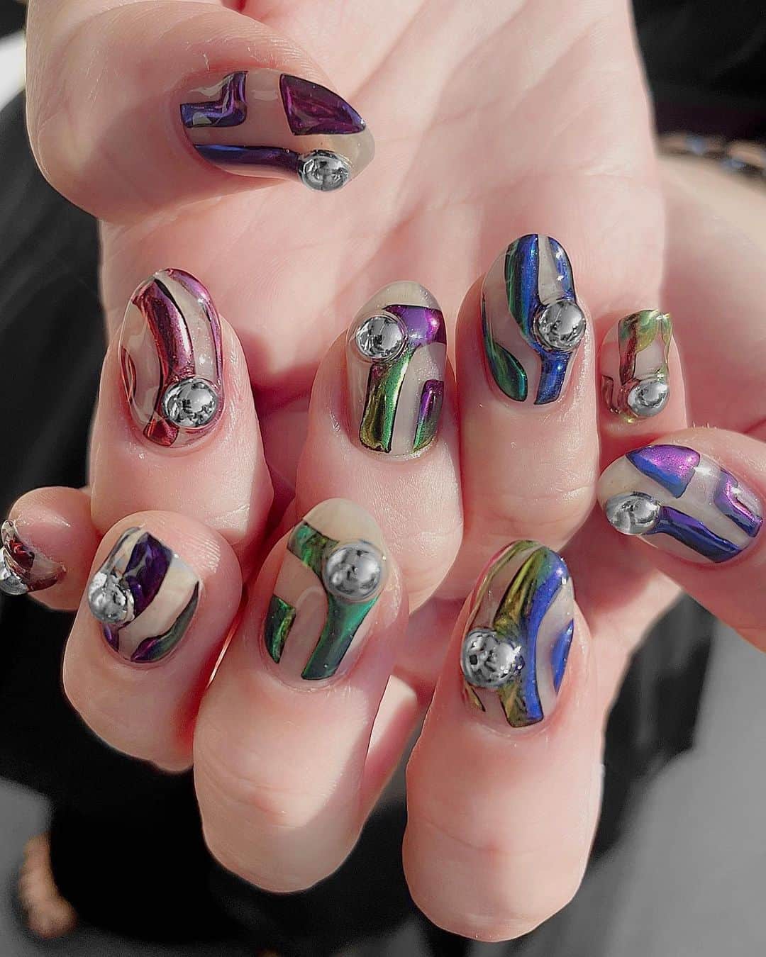 lve_xxxxのインスタグラム：「. .  💙💚❤️💜🧡💛🩷  728ﾒﾝｶﾗﾈｲﾙ💅 (偶然そーなったんだけど🤣)  @_spicenails_   ﾐﾗｰﾈｲﾙで、🎨混ぜこぜ可愛い✧  参戦ﾈｲﾙ仕様ですが、 私の現場はまだなんよ、来月です。←  ﾌﾗｲﾝｸﾞですが、ﾂｱｰは今月からだから よしとしよ！(とは？)  しっかし…来月の現場まで あたし生きてられるかしら？  暑過ぎて暑過ぎて… 恐怖でしかない🫨🫨🫨  .」
