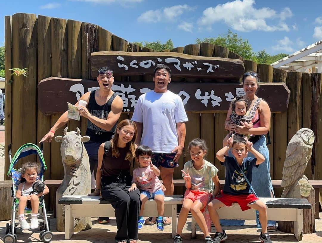 エリナ シルカのインスタグラム：「Fun day at the farm! 金家とらくのうマザーズ阿蘇ミルク牧場🐮」