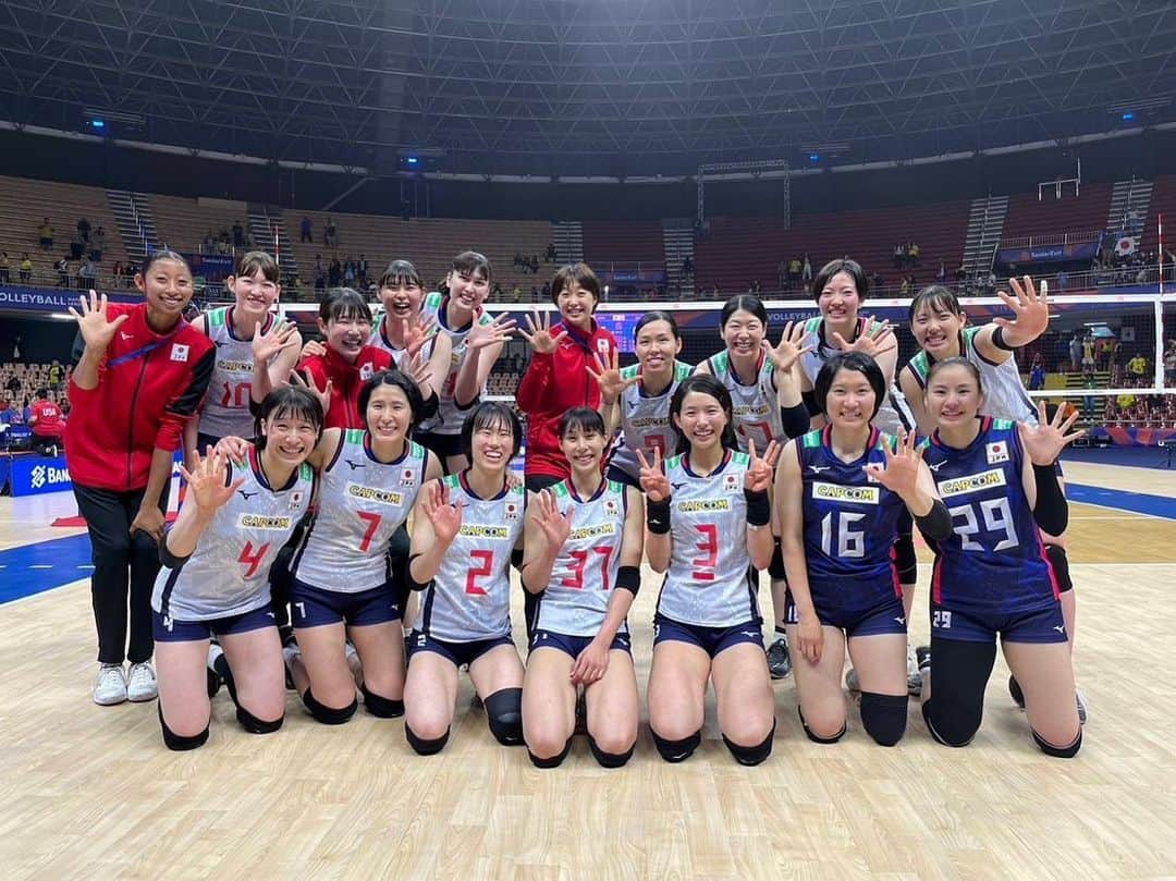 山田二千華のインスタグラム：「VNL2023🏐 🇯🇵⇒🇧🇷⇒🇹🇭⇒🇺🇸  ネーションズリーグたくさんの応援ありがとうございました。 次に向けてまた頑張ります💪   #火の鳥NIPPON  #女子バレー  #VNL  #バレーボール  #OVERTAKE  #世界を越えよう」