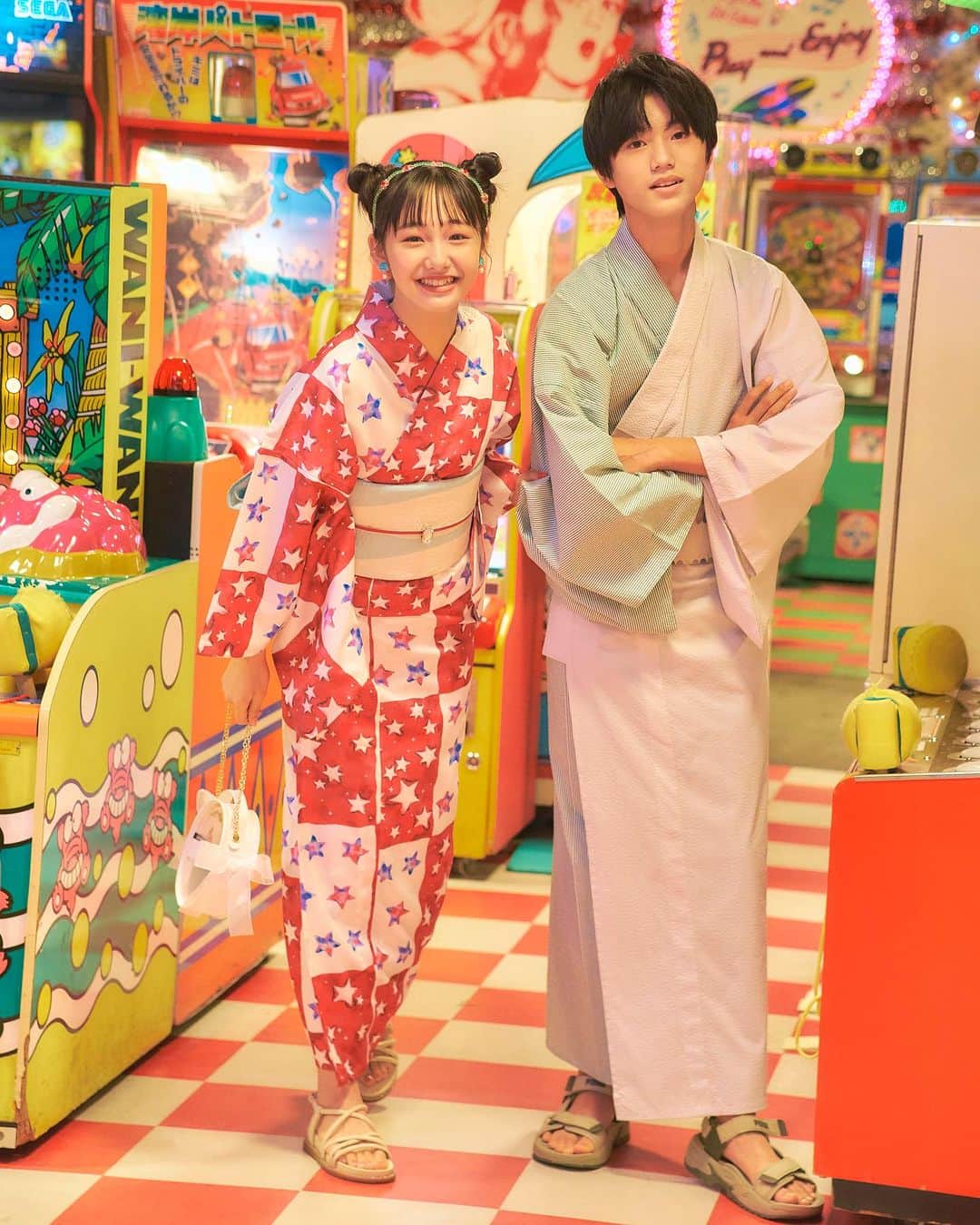 ニコ☆プチのインスタグラム：「🍧💕💫  みんな3連休はどうだった？ おまつり行ったコもいるのかな😍🌟  今年はかわいい浴衣を着ておでかけしたいね🫶🏻😚  📸Photo by @kusumoto_takaki  👗Stylist by @stylist_tanakaayumi . Fujita Mayumi 💄Hair&Make by @erina731  👧🏻👦🏻Models by @rico.green0420 Akatsuki Haruto  #ニコプチ #ニコプチモデル #崎浜梨瑚 #jc1 #暁月悠翔 #jc2 #浴衣 #夏祭り #お祭り #夏休み #夏  #summer #summervacation」