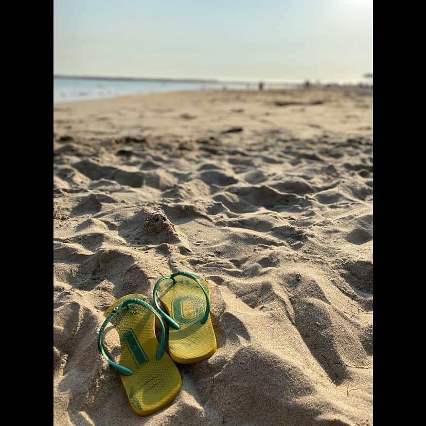 ダンドイ舞莉花さんのインスタグラム写真 - (ダンドイ舞莉花Instagram)「海の日🏝  最後に夏の海を感じたのって、いつだろう？  と思ったら、 もう数年たってた。  妹たちと一緒に過ごしたカリフォルニアでの海辺の時間は本当に癒しでした。  会いたいなぁ🫶🏻  #海の日 #marineday #california #orangecounty #sisters #姉妹 #family」7月17日 18時39分 - mdandoy18