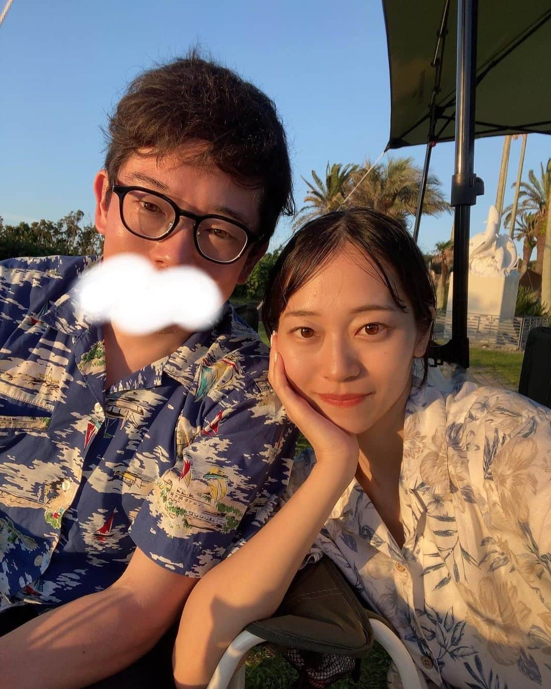 郡司りかのインスタグラム：「my birthday 本日31歳になりました☺️💡  今年は合同誕生日会としてバースデーキャンプをしてきました。 わたしもちも(夫)も夏生まれです🏕 古着屋さんでお互いに選び合ったアロハシャツで行きました！  結婚当初から念願のキャンプ、ずっと2人でいきたかったので本当に楽しかった！ 失敗もあったけど「次回はこうしたいね〜！」っていうのが沢山出てきて新しい趣味ができました。  動画はYouTubeに載せます！  おめでとうのメッセージありがとうございます😭💘  #キャンプ飯 #キャンプコーデ #キャンプ初心者 #夏コーデ #三浦半島 #横須賀 #夫婦キャンプ #カップル」