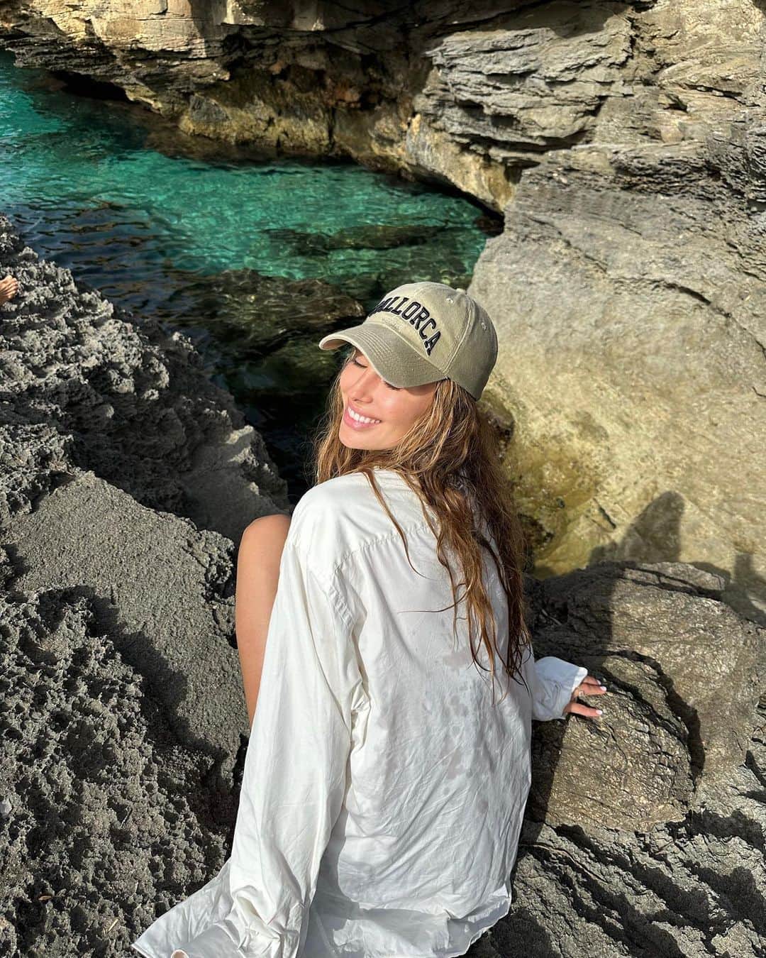 Mathilde Goehlerのインスタグラム：「Grateful for all the summer memories 🦪🪸」