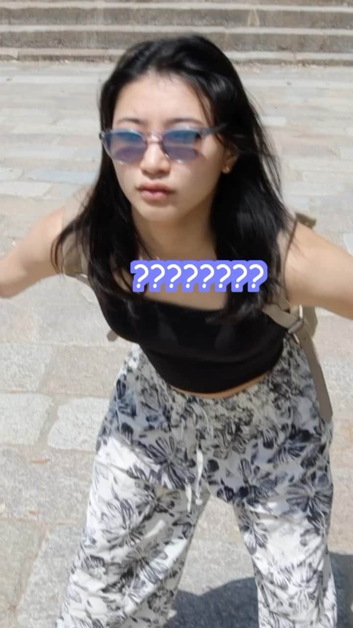篠原枝令菜のインスタグラム：「Watch me get chased by deer (aka Frank) in my YT video :) it’s a great video 😍 cool guy edited it for me 🫶 iykyk  #japan #travel #vlog #nara #narapark」