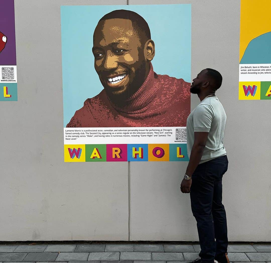 ラモーネ・モリスのインスタグラム：「Just walked past this dope art exhibit. #andywarhol #oakbrookcenter」
