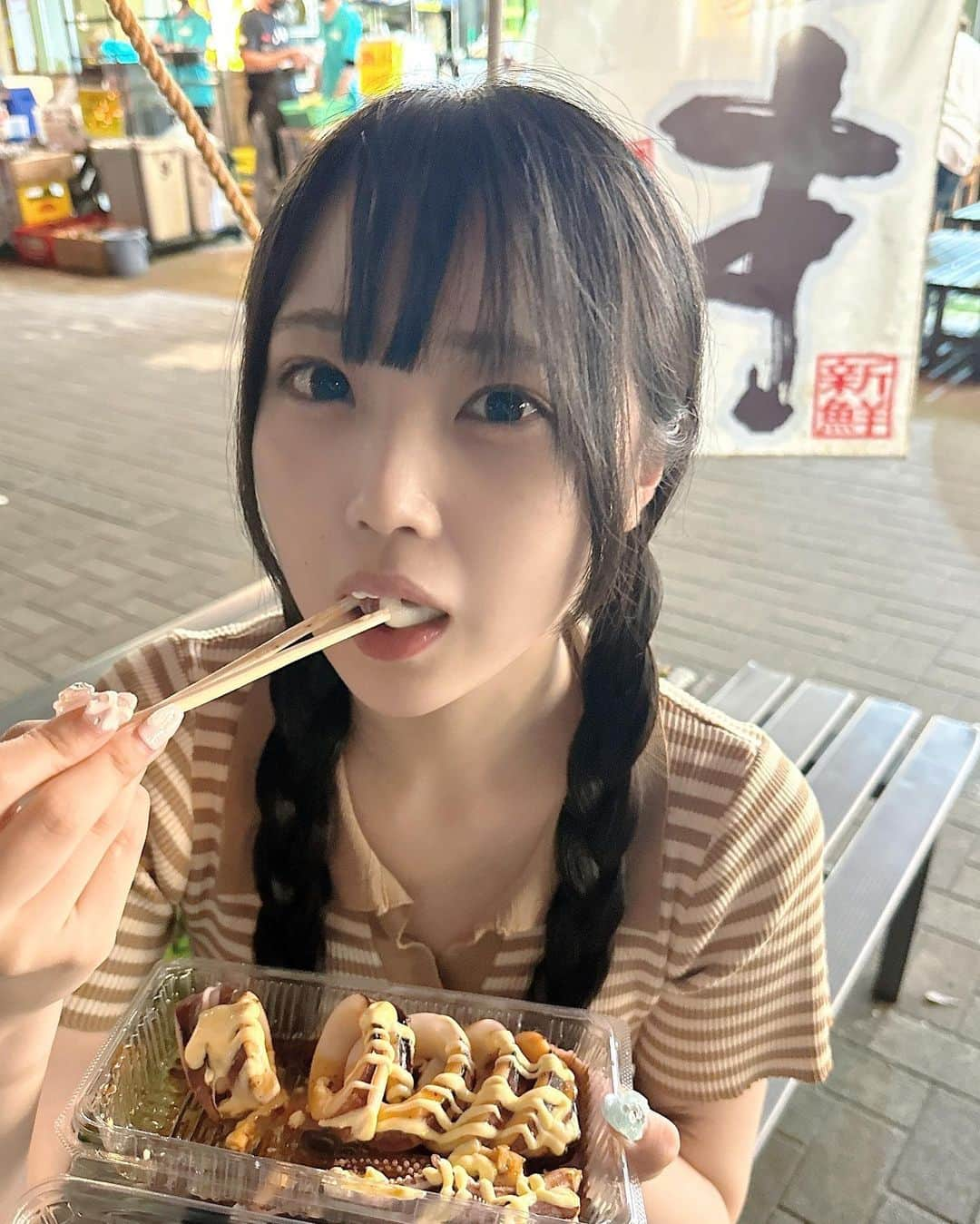 佐藤美波さんのインスタグラム写真 - (佐藤美波Instagram)「🍧🦑  夏はあんまり好きじゃないけど夏の夜はわりと好きかも🫶🏻   #江ノ島 #江ノ島グルメ #夏 #かき氷 #イカ焼き #アイドル #idol」7月17日 20時32分 - sato_minami16th