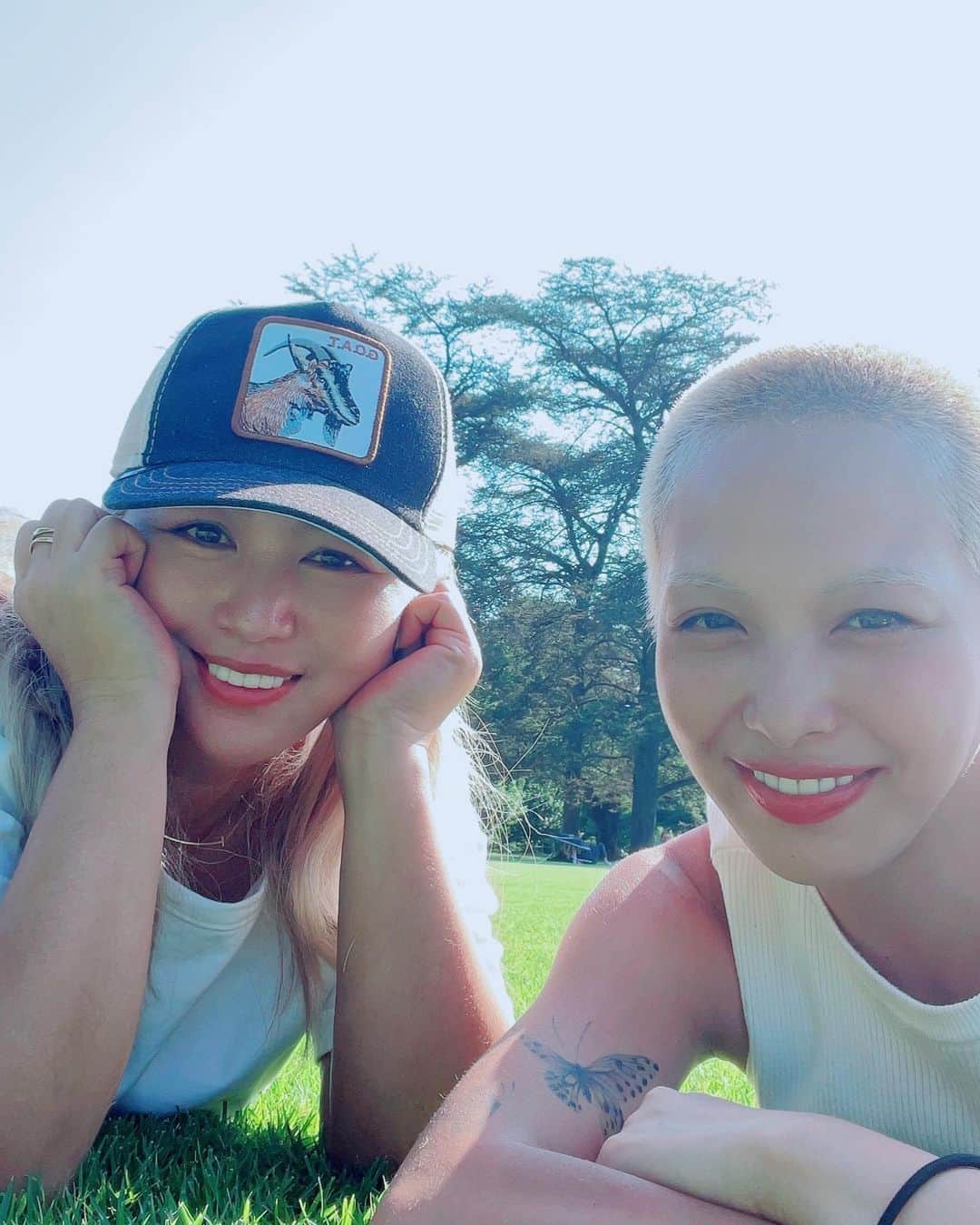 石田サラのインスタグラム：「park day 💚💚💚 with @sara_g_i ♡」