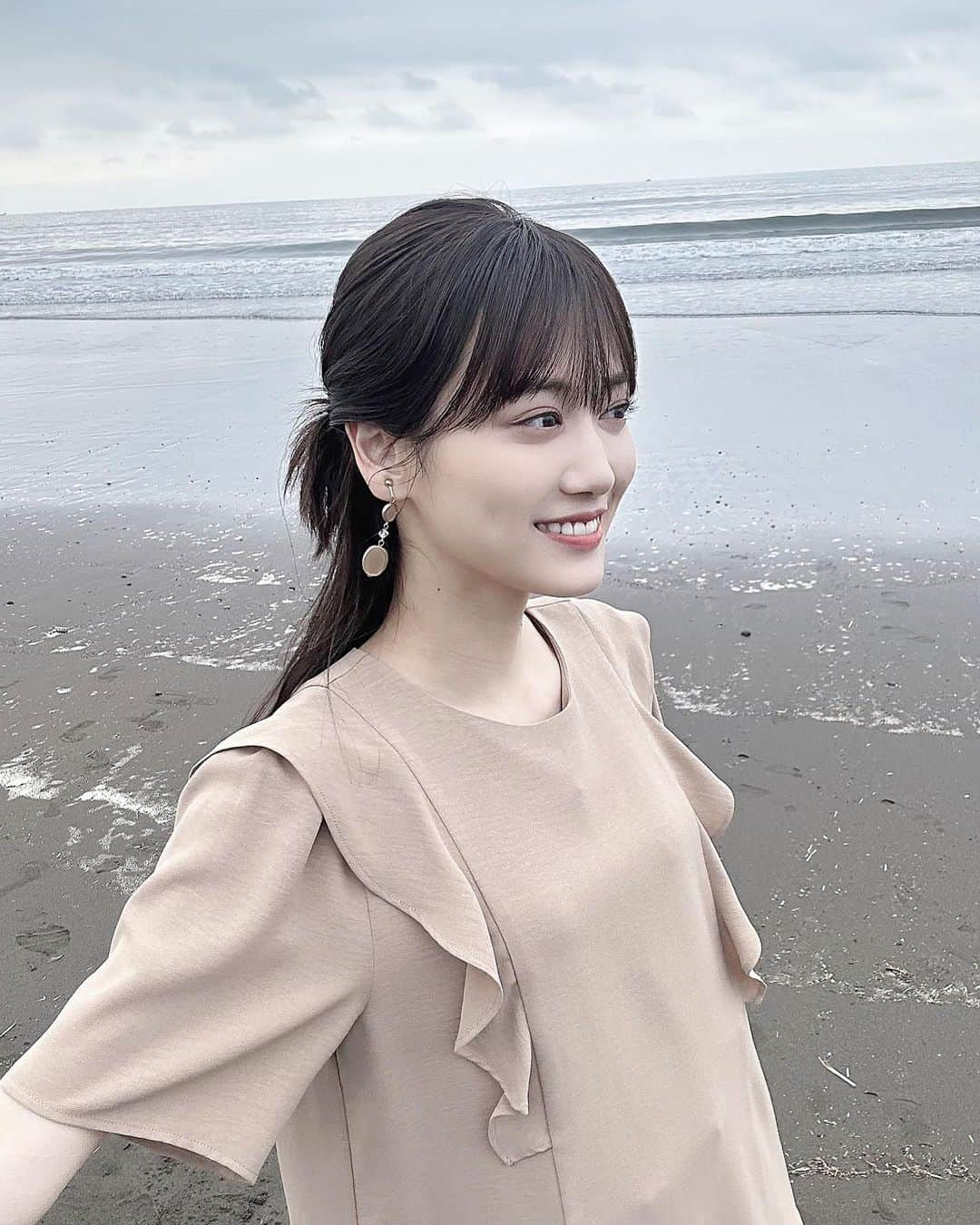 山下美月さんのインスタグラム写真 - (山下美月Instagram)「さらば、佳き日 第6話 23時6分から放送です！ そろそろ幸せになってくれヨ！な回です  海の日なので海の写真を～ 実際は灼熱でした」7月17日 20時48分 - mizuki.yamashita.official