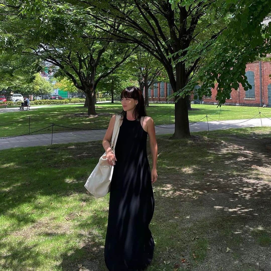 JUNNAのインスタグラム：「鰻☞かき氷 with @nakashima_riho   in名古屋  名古屋の鰻は外カリッと中ふわっ！  屋内は羽織り必須...  @august_____official の肌触りの良いシャツと #ETREカップインカットソーアメスリワンピース 下着入らずのカップインのワンピは30度越えの日に🥵  📍うな春 愛知県名古屋市東区泉１丁目７−３２  📍AMATO よこ田 愛知県名古屋市中区丸の内３丁目２１−３２  2階  #うなぎ#鰻#名古屋#かき氷」