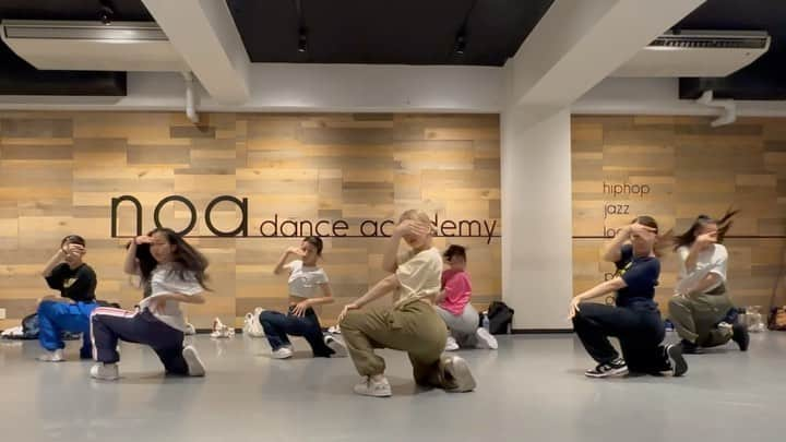 吉屋すえかのインスタグラム：「🫠💞❣️ music" @3pylanabby  choreo by me with" @_miisha.____ @04__mahiro @miyu03055 @yuri.n621 @chihiro_12081013 @kiiiiiiiiii__927  ・ 7月privatelesson🌊🩵 本当に楽しくてあっという間だった！みんな最高！ありがとう😖💞 これでしばらくプライベートレッスンはお休みになりますが、約1年半続けてきた大切で大好きな時間です🍎 またひらけるときがきたら遊びにきてね😚 みんなだいすきー！！！ ・ #LANA #l7blues #privatelesson #すえこれお」