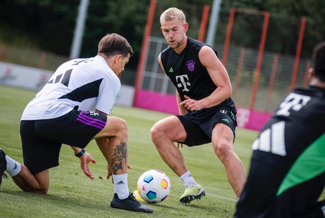 マタイス・デ・リフトさんのインスタグラム写真 - (マタイス・デ・リフトInstagram)「Getting ready for the new season! 💪🏼 @fcbayern」7月17日 20時52分 - mdeligt_