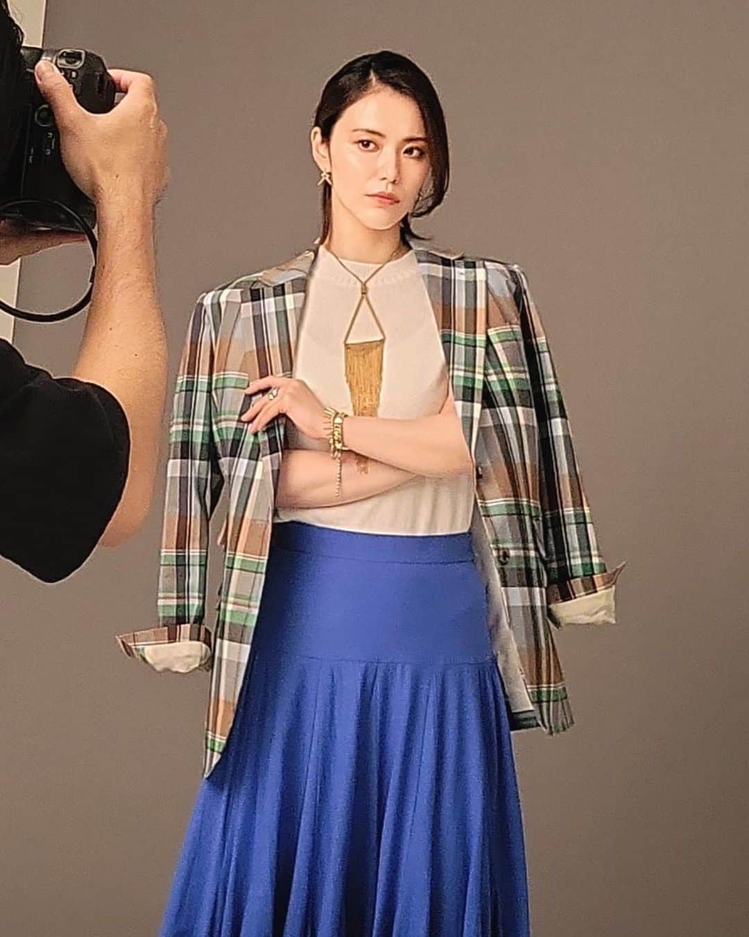 彩凪翔さんのインスタグラム写真 - (彩凪翔Instagram)「月刊誌『美ST』9月号掲載のお知らせです！！  宝塚時代のメイクを振り返ったり、今心がけていることなどをインタビューして頂きました😌  他のページも夏の美容について読みごたえありますよー😁 本屋さんで是非お買い求めください😌👍  #美ST @be_story_official #素化粧  @shoyabuki0426 CHIHARUさん今回もありがとうございました！！  #美温令　@beonrei.h_and_b や、今お稽古真っ最中の、時代劇『PRINCESS  TOYOTOMI 』についてもお話しました😌  #お稽古スカート　を思い出すブルーのスカートのフリル😆  #彩凪翔」7月17日 20時58分 - sho_ayanagi_official