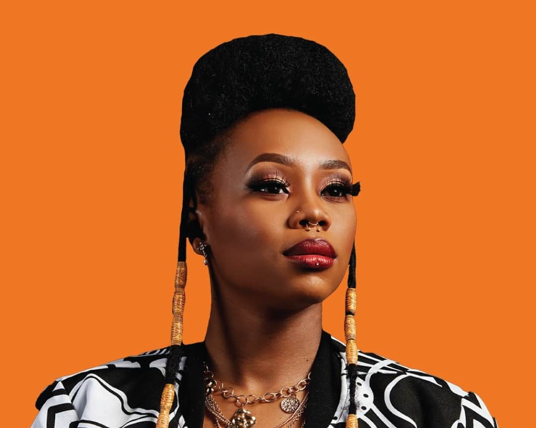 P&G（Procter & Gamble）のインスタグラム：「🌟Young Leader Spotlight🌟: Meet @bontle.modiselle inspiring a movement of sisterhood.   Dancer, choreographer, and businesswoman – Bontle is also an advocate for #KeepingGirlsInSchool 🎒 during puberty and beyond.   Together with @always_brand in South Africa, Bontle uses dance 👯‍♀️ to tackle stigma around periods and inspire girls to lift each other up as part of its Blood Sisters campaign.   Follow #WeSeeEqual for more from Bontle and other young changemakers.」