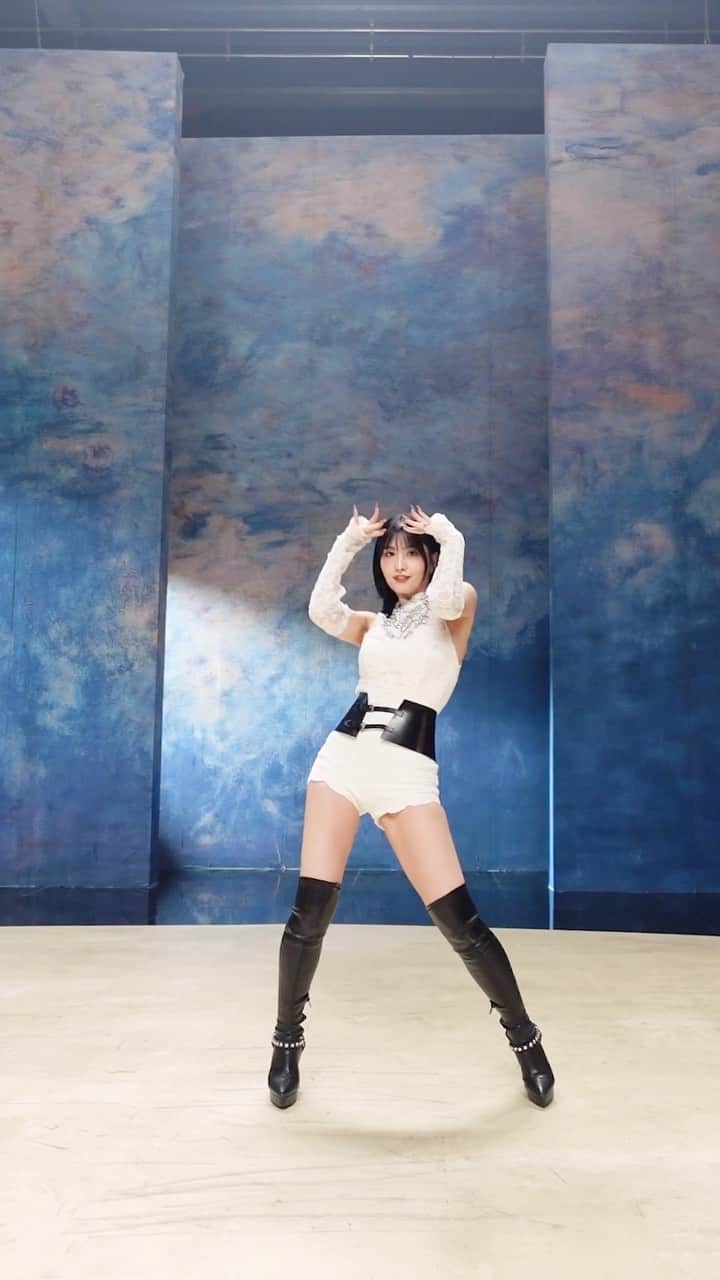 TWICE JAPANのインスタグラム：「MISAMO JAPAN 1st MINI ALBUM『Masterpiece』 2023.07.26 Release  MISAMO「Do not touch」 White Dress ver  MOMO  #MOMO #Donottouch #Masterpiece #MISAMO」
