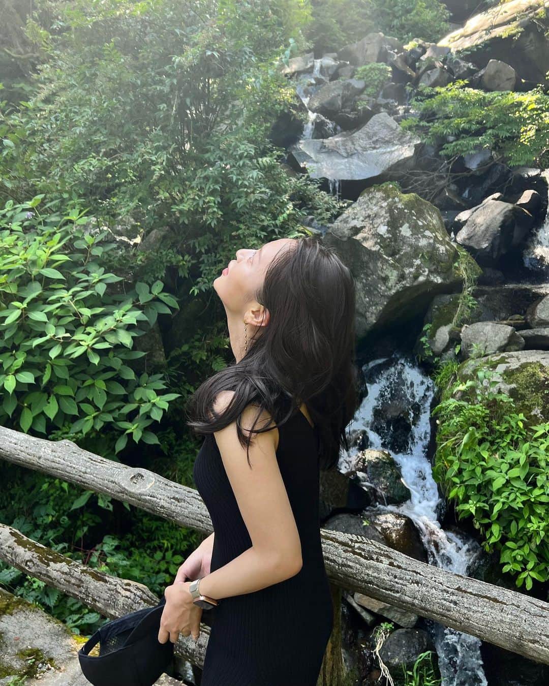 森山紗希さんのインスタグラム写真 - (森山紗希Instagram)「箱根の夏旅☀️  温泉でまったりしたと思えば、 次の日は滝を見に山を登り、 美味しいお蕎麦にありつき... ギャップのある幸せ満点旅でした🤭  #箱根  #箱根旅行  #宿  #温泉  #温泉旅行」7月17日 21時06分 - morisaki0404