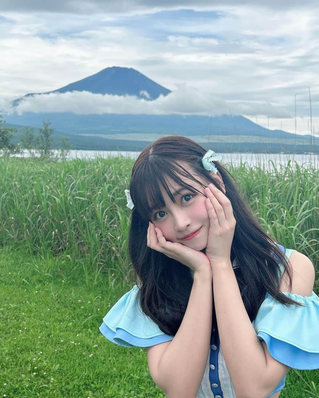 AIRIさんのインスタグラム写真 - (AIRIInstagram)「山中湖二日間楽しかったなあ♡ 夏！！！！ 景色素敵過ぎた！！！ . .  PiXMiX #アイドル #ピクミク #偶像 #衣装  #かわいい #お気に入り #ワンピース #Japan #水色 #Blue #シースルー #カラフル #富士山 #fujiyama #ツインテール#my #favorite #costume #pastel #大学生 #jd  #hair #高校生 #ベレー帽 #夏 #summer #山梨 #山中湖 #yamanashi」7月17日 21時06分 - aylin200442