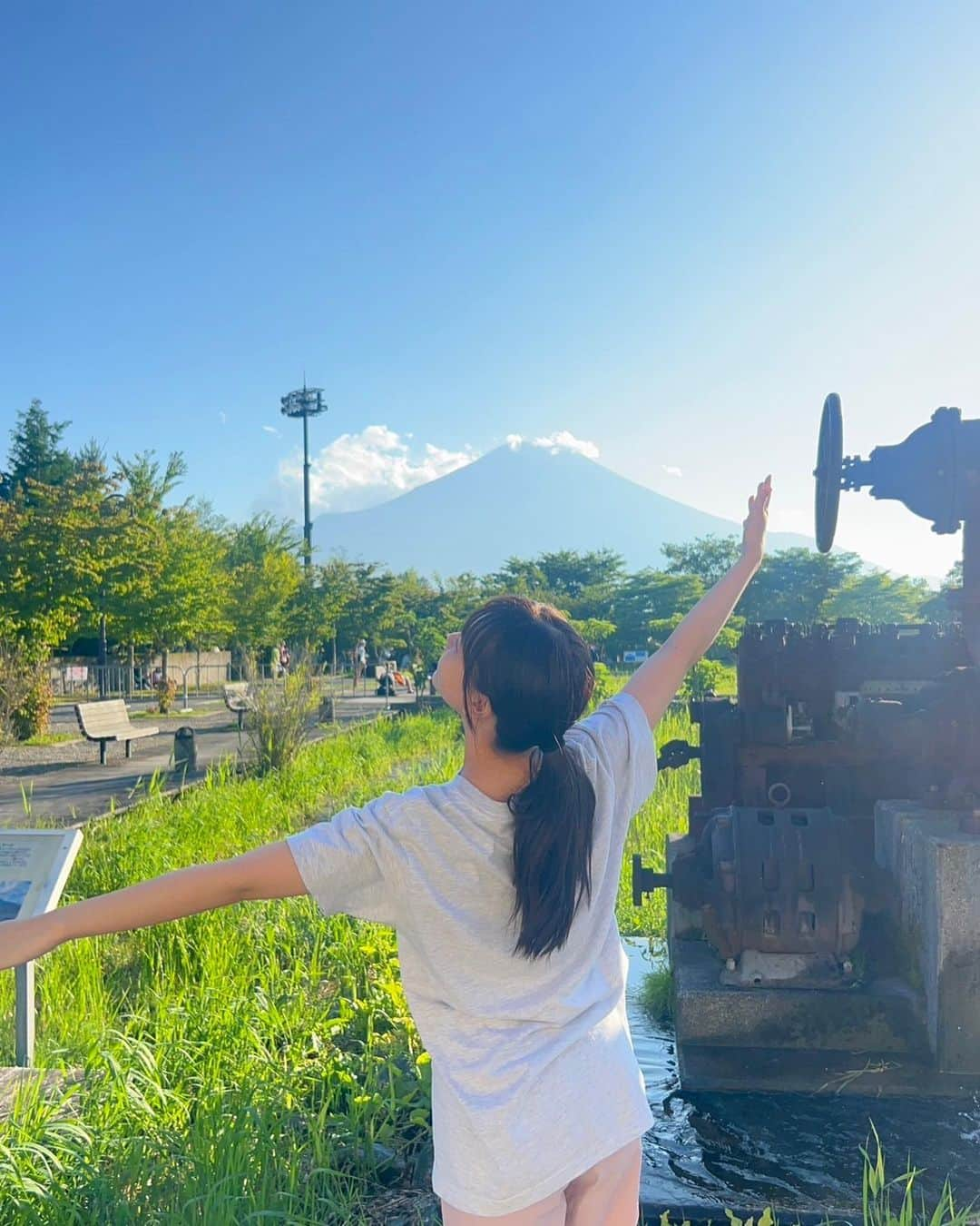 AIRIさんのインスタグラム写真 - (AIRIInstagram)「山中湖二日間楽しかったなあ♡ 夏！！！！ 景色素敵過ぎた！！！ . .  PiXMiX #アイドル #ピクミク #偶像 #衣装  #かわいい #お気に入り #ワンピース #Japan #水色 #Blue #シースルー #カラフル #富士山 #fujiyama #ツインテール#my #favorite #costume #pastel #大学生 #jd  #hair #高校生 #ベレー帽 #夏 #summer #山梨 #山中湖 #yamanashi」7月17日 21時06分 - aylin200442