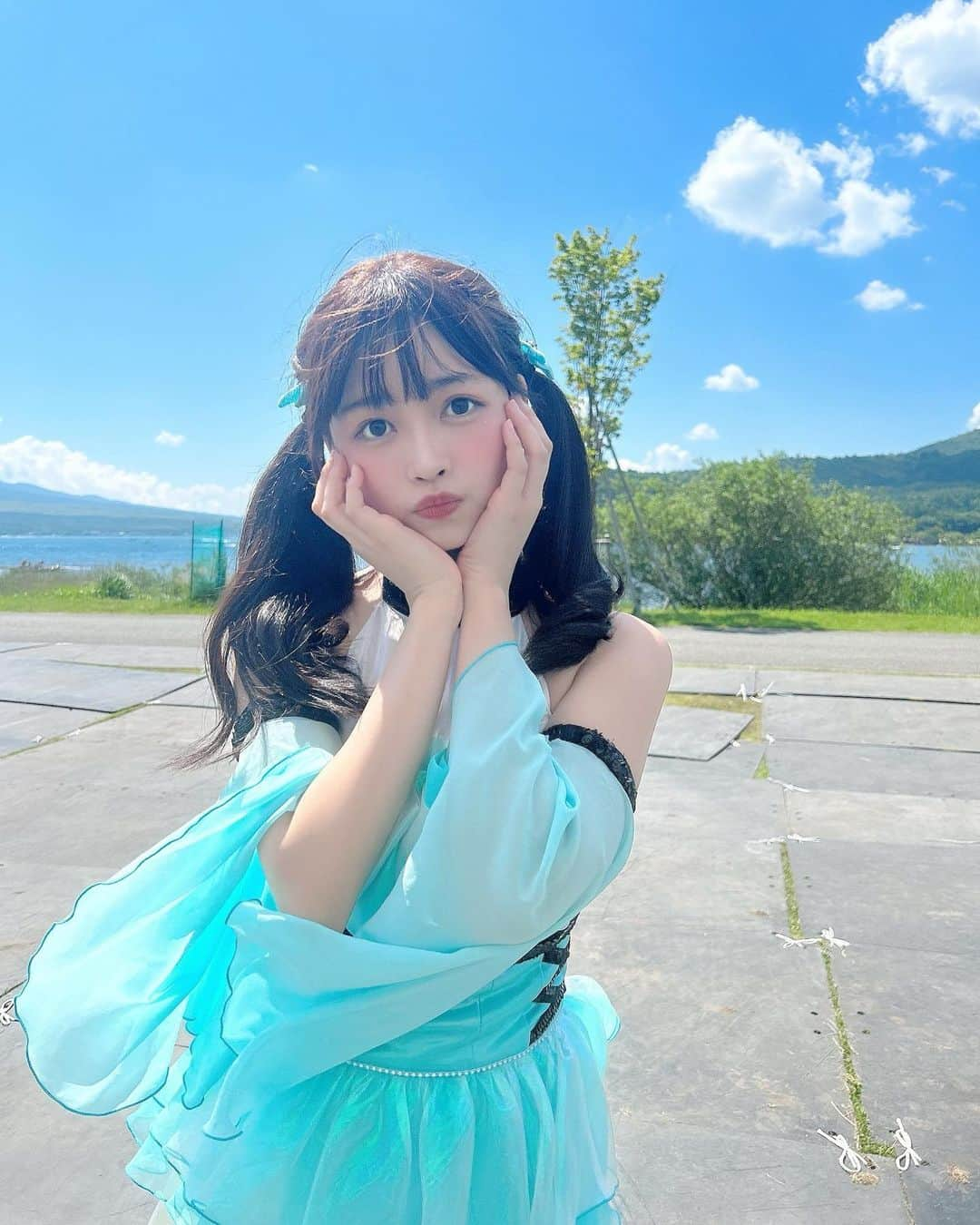 AIRIさんのインスタグラム写真 - (AIRIInstagram)「山中湖二日間楽しかったなあ♡ 夏！！！！ 景色素敵過ぎた！！！ . .  PiXMiX #アイドル #ピクミク #偶像 #衣装  #かわいい #お気に入り #ワンピース #Japan #水色 #Blue #シースルー #カラフル #富士山 #fujiyama #ツインテール#my #favorite #costume #pastel #大学生 #jd  #hair #高校生 #ベレー帽 #夏 #summer #山梨 #山中湖 #yamanashi」7月17日 21時06分 - aylin200442