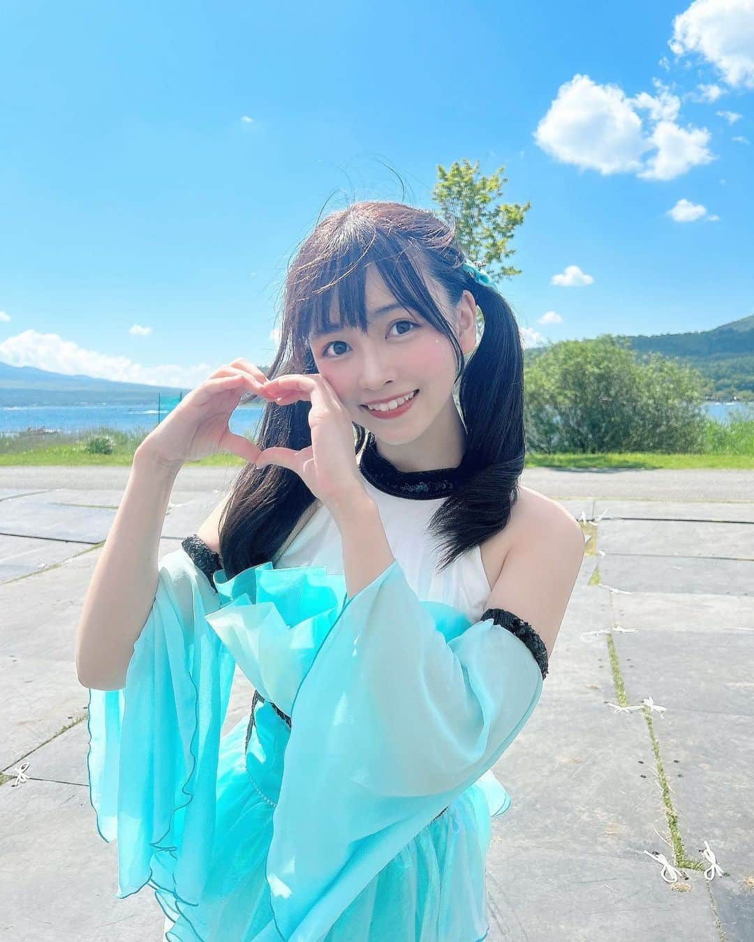 AIRIさんのインスタグラム写真 - (AIRIInstagram)「山中湖二日間楽しかったなあ♡ 夏！！！！ 景色素敵過ぎた！！！ . .  PiXMiX #アイドル #ピクミク #偶像 #衣装  #かわいい #お気に入り #ワンピース #Japan #水色 #Blue #シースルー #カラフル #富士山 #fujiyama #ツインテール#my #favorite #costume #pastel #大学生 #jd  #hair #高校生 #ベレー帽 #夏 #summer #山梨 #山中湖 #yamanashi」7月17日 21時06分 - aylin200442