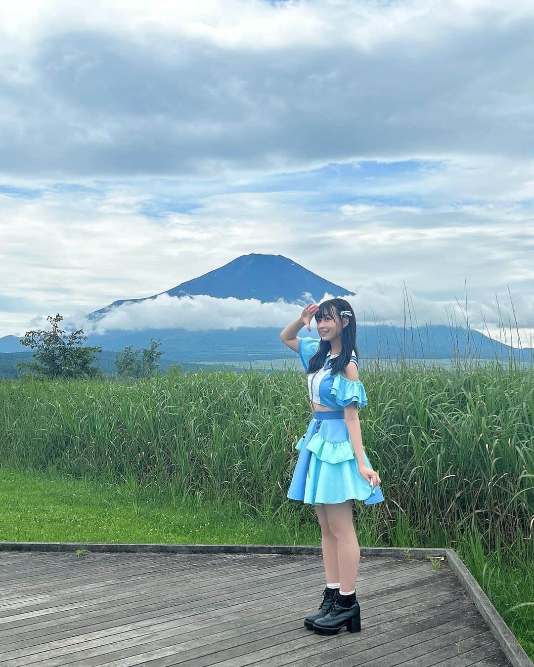 AIRIさんのインスタグラム写真 - (AIRIInstagram)「山中湖二日間楽しかったなあ♡ 夏！！！！ 景色素敵過ぎた！！！ . .  PiXMiX #アイドル #ピクミク #偶像 #衣装  #かわいい #お気に入り #ワンピース #Japan #水色 #Blue #シースルー #カラフル #富士山 #fujiyama #ツインテール#my #favorite #costume #pastel #大学生 #jd  #hair #高校生 #ベレー帽 #夏 #summer #山梨 #山中湖 #yamanashi」7月17日 21時06分 - aylin200442