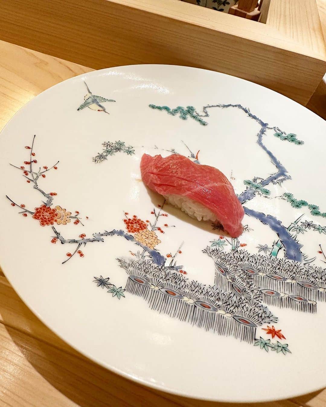 サマンサ麻里子さんのインスタグラム写真 - (サマンサ麻里子Instagram)「Late post, but omakase sushi dinner with the girls 🤍 何回「美味しい〜！」って言っただろう🥰 またお寿司行こうね🍣 #omakasesushi」7月17日 21時09分 - samanthamariko