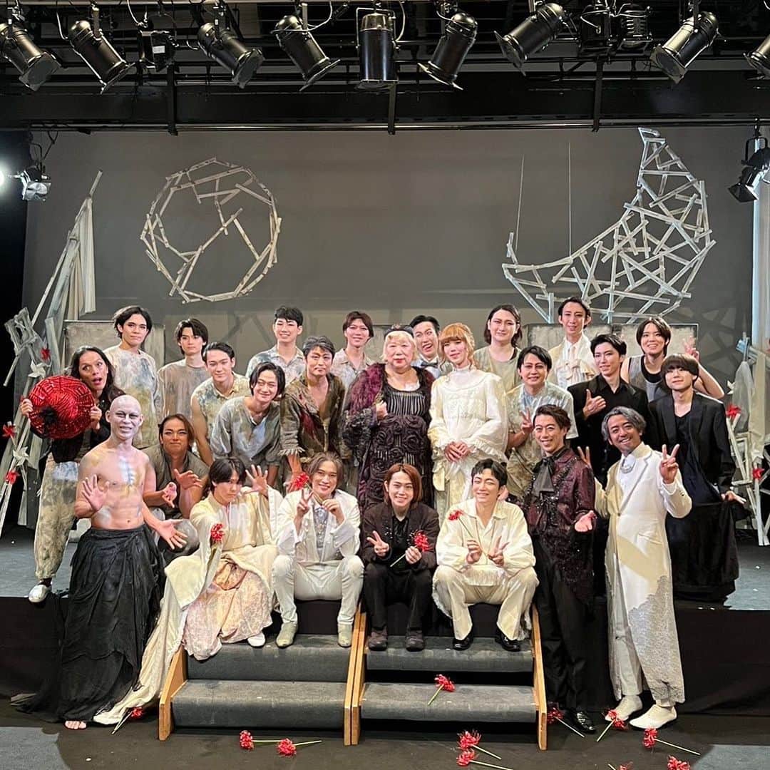 深澤大河さんのインスタグラム写真 - (深澤大河Instagram)「【本人】  ネオ・シェイクスピア 『ハムレット』 無事全9公演を終えました。  ご観劇頂き ありがとうございました！！  この時間 僕の人生の宝物の一つになりました。  本当に 本当にありがとうございました！！！  #シェイクスピア #ハムレット」7月17日 21時12分 - taiga_fukazawa_official