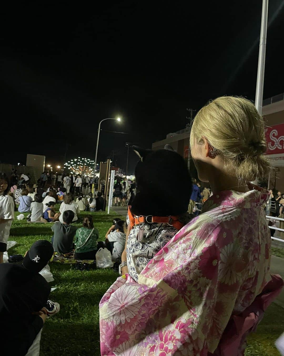 國武愛美さんのインスタグラム写真 - (國武愛美Instagram)「花火と私と僕🎆🐶👱🏾‍♀️👘 夏の思い出🏮 . . #塩竈みなと祭」7月17日 21時12分 - kunitake_aimi