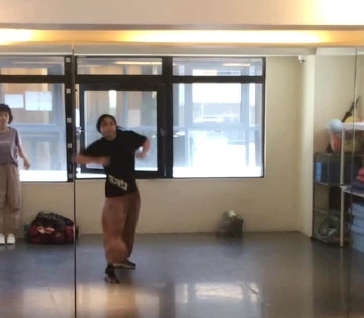 佐々木みえのインスタグラム：「スタジオのHP見てたら レッスン受けたいやついっぱいあるー 夏休みダンス頑張ろー」