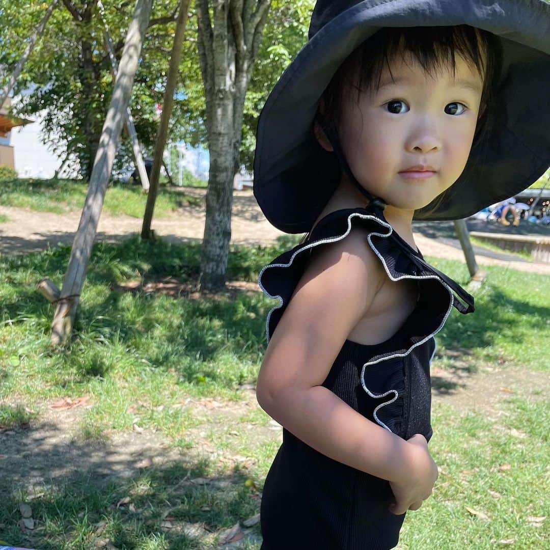 Hiromi Ｍaedaのインスタグラム：「2023summer  #みここーで#ienaenfant#3歳#10歳#年の差兄妹」