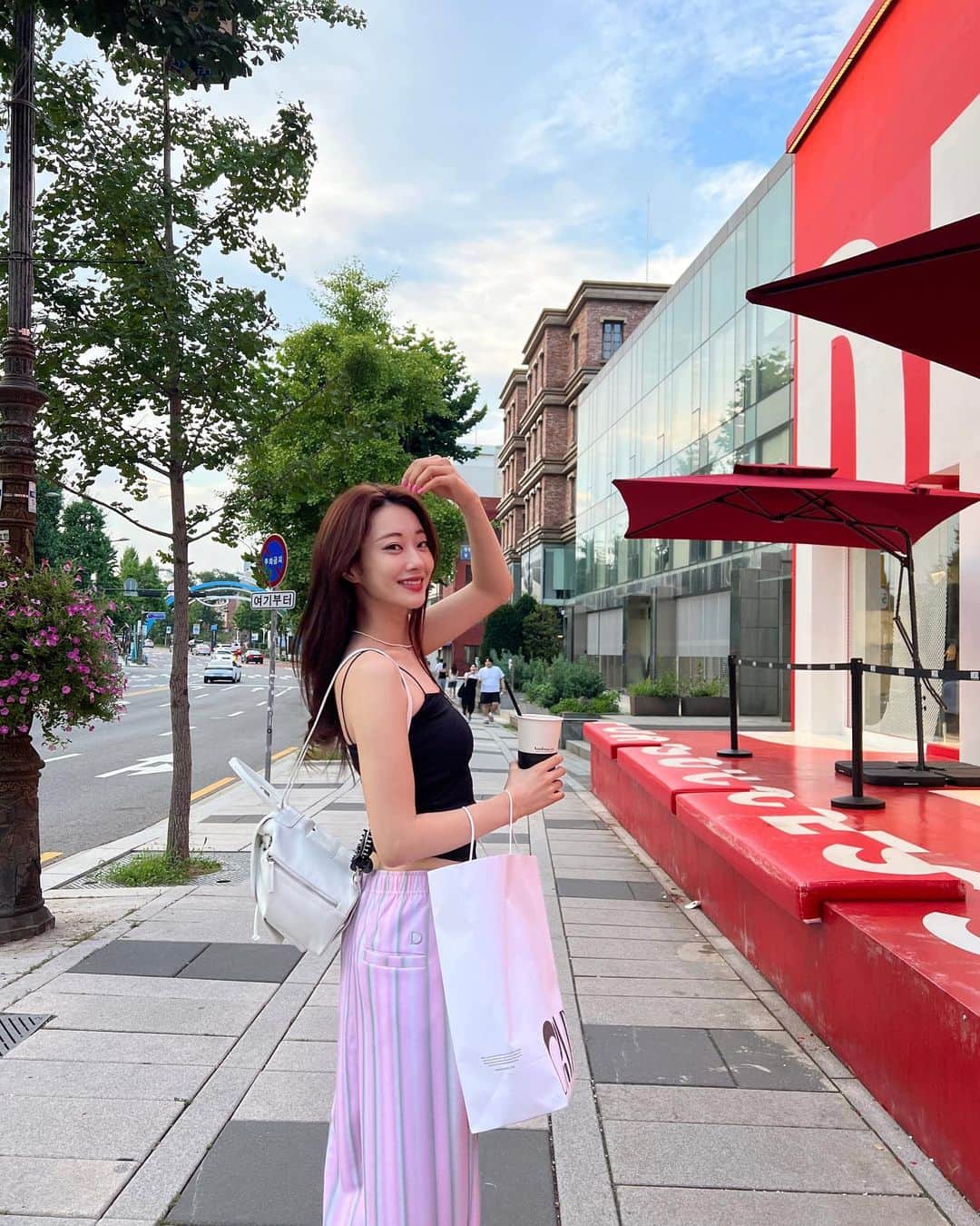 ギョンリ さんのインスタグラム写真 - (ギョンリ Instagram)「요즘 핑크러버🩷」7月17日 21時32分 - gyeongree