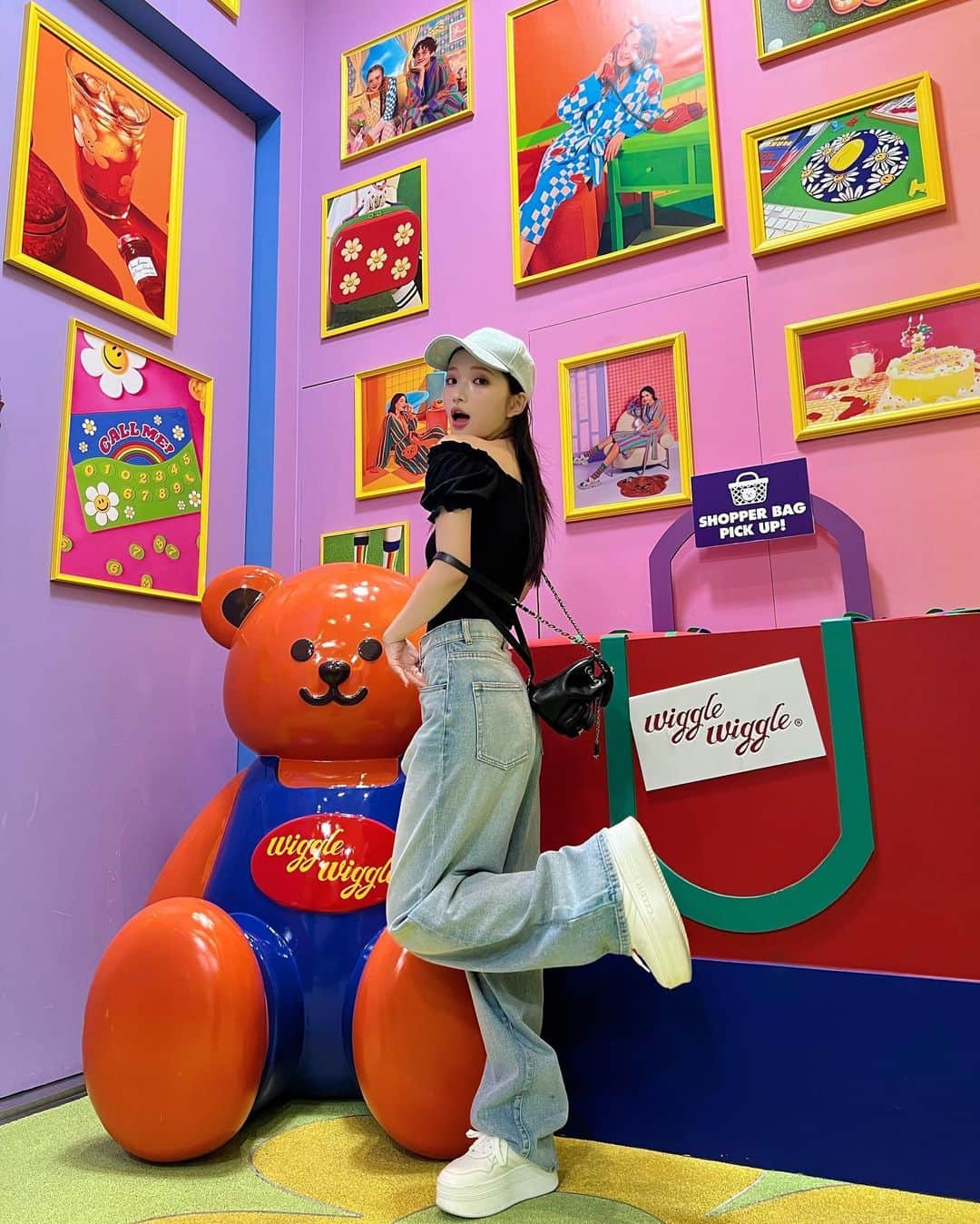 南りほのインスタグラム：「@wigglewiggle.official 🧸😍🩷💚🩵💙❤️」