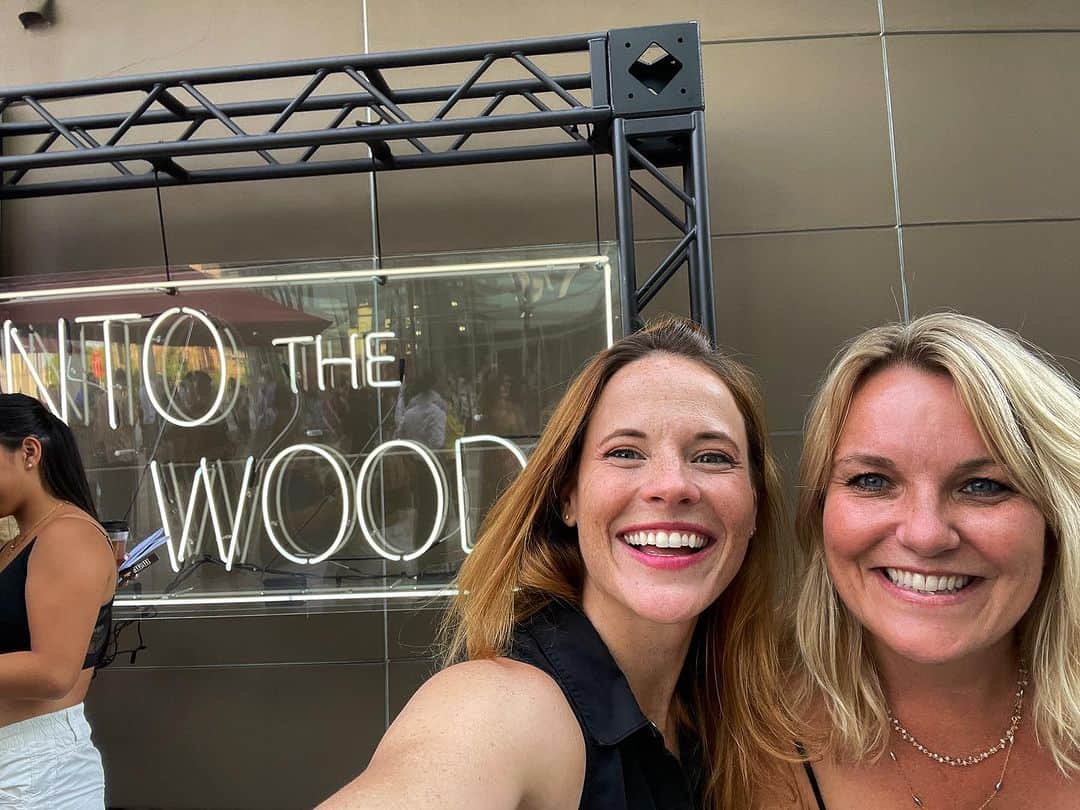 ケイティー・ルクレールのインスタグラム：「New friends and favorite memories! Into The Woods made me want to be a professional actress and tonight I got to see @stephaniejblock perform Bakers Wife (the same part I had in high school) just like she did on the VHS I’d seen approximately a million times.  It reminded me of all the magic I felt when I first started this career. Such a treat!! #GoToTheWoods #GoToTheTheatre」