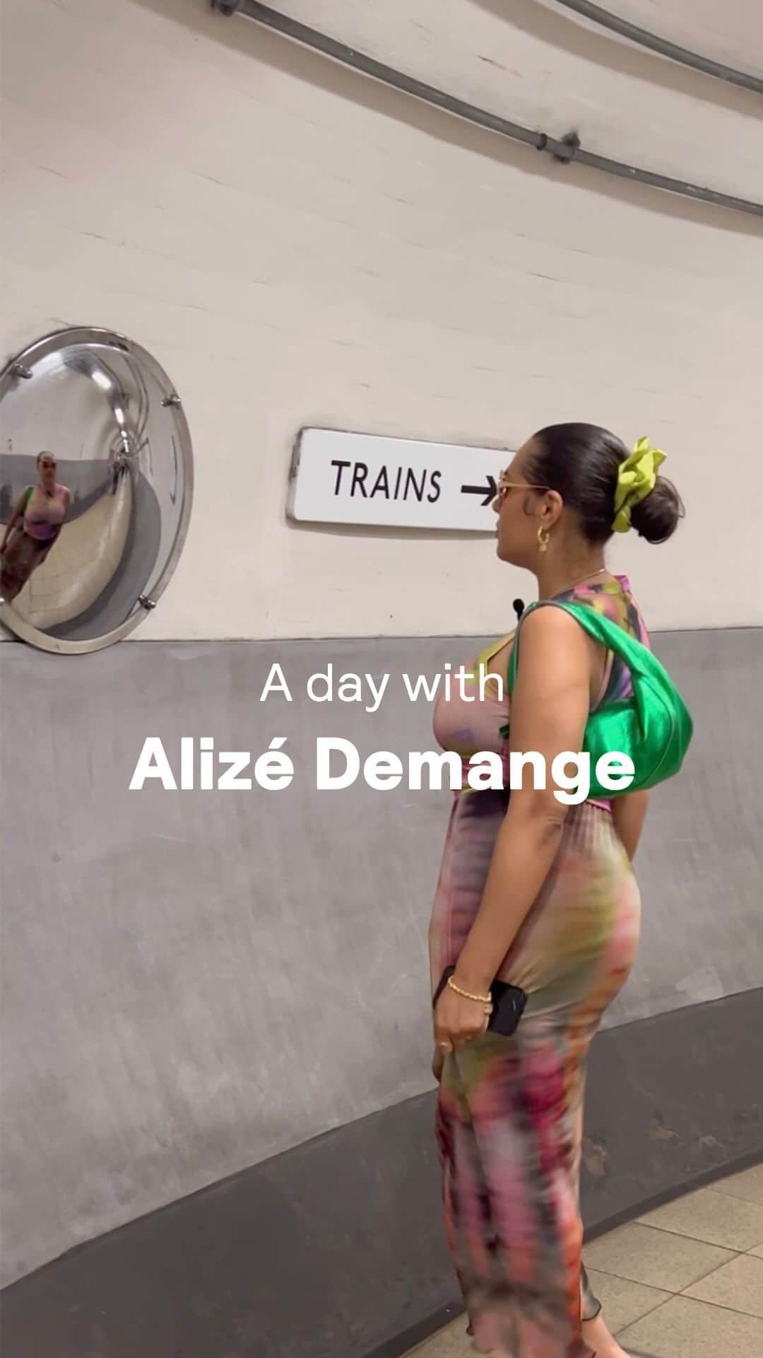 トップショップのインスタグラム：「Stylist, creative consultant, sandwich enthusiast. A day with @alizedemange .」