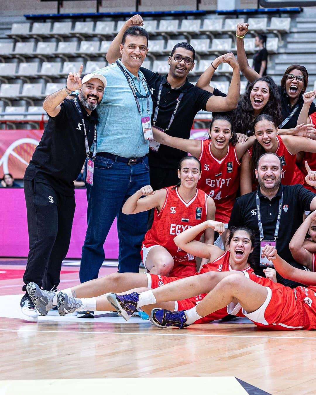 FIBAさんのインスタグラム写真 - (FIBAInstagram)「One of the greatest comebacks ever 🔥🤯  #FIBAU19 x @NextGenHoops」7月17日 21時52分 - fiba