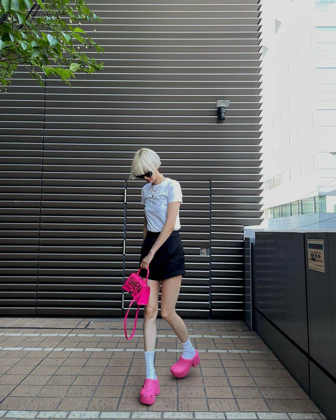 シェンのインスタグラム：「Some color items for summer💖🌿」