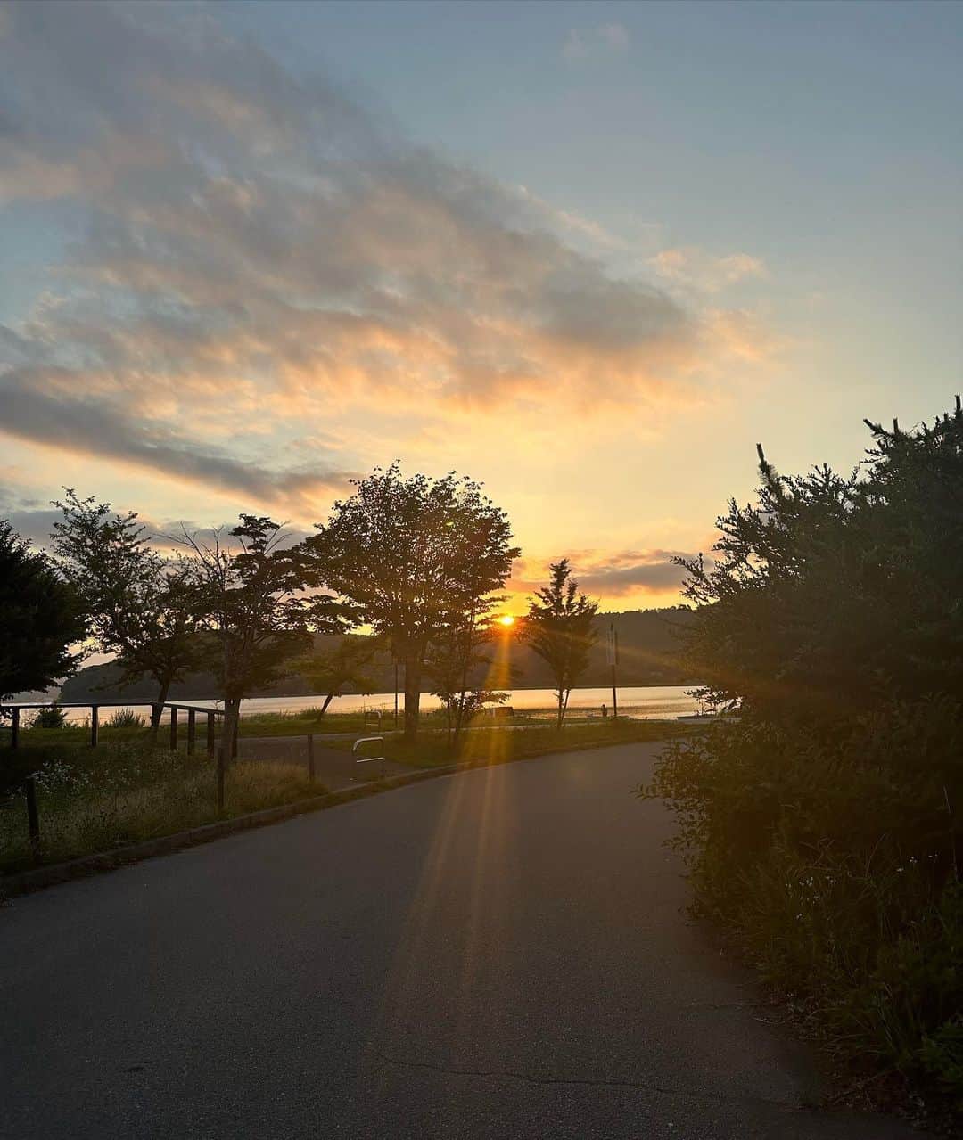 奥村優希さんのインスタグラム写真 - (奥村優希Instagram)「山中湖の天気が良すぎたよ〜🗻🌈☀️🤍 夏の野外ライブ🎤楽しすぎる！」7月17日 22時00分 - _yu_1006