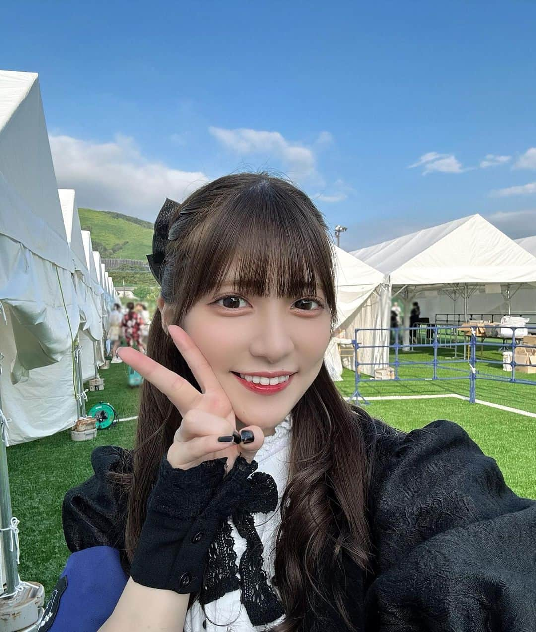 奥村優希のインスタグラム：「山中湖の天気が良すぎたよ〜🗻🌈☀️🤍 夏の野外ライブ🎤楽しすぎる！」